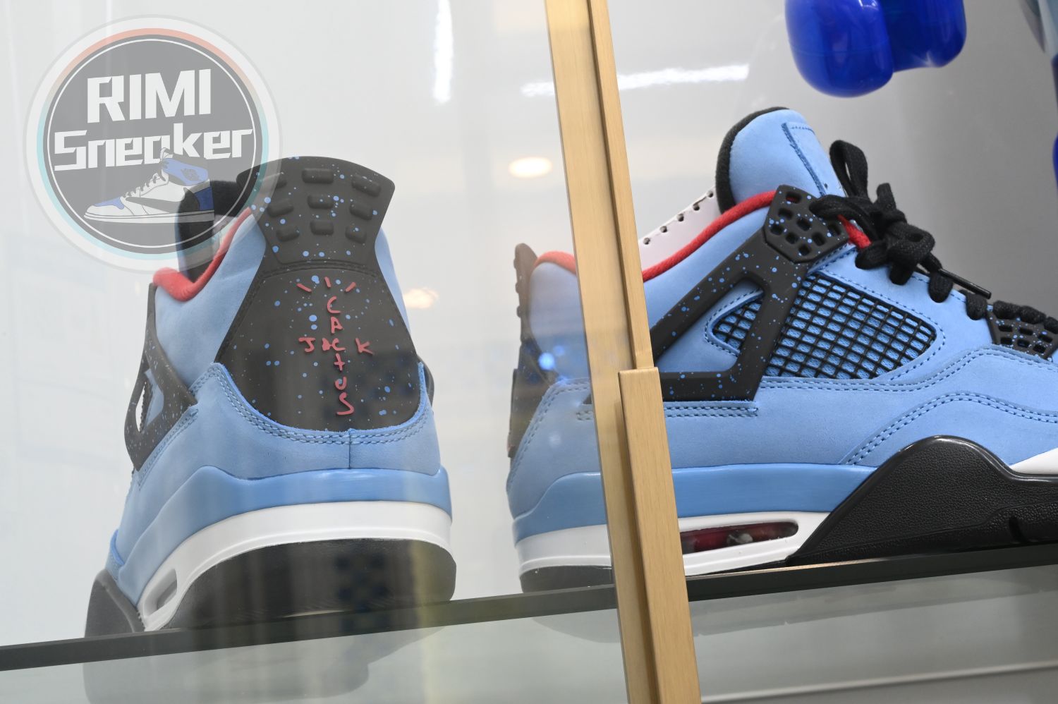 TRAVIS SCOTT X AIR JORDAN 4 RETRO