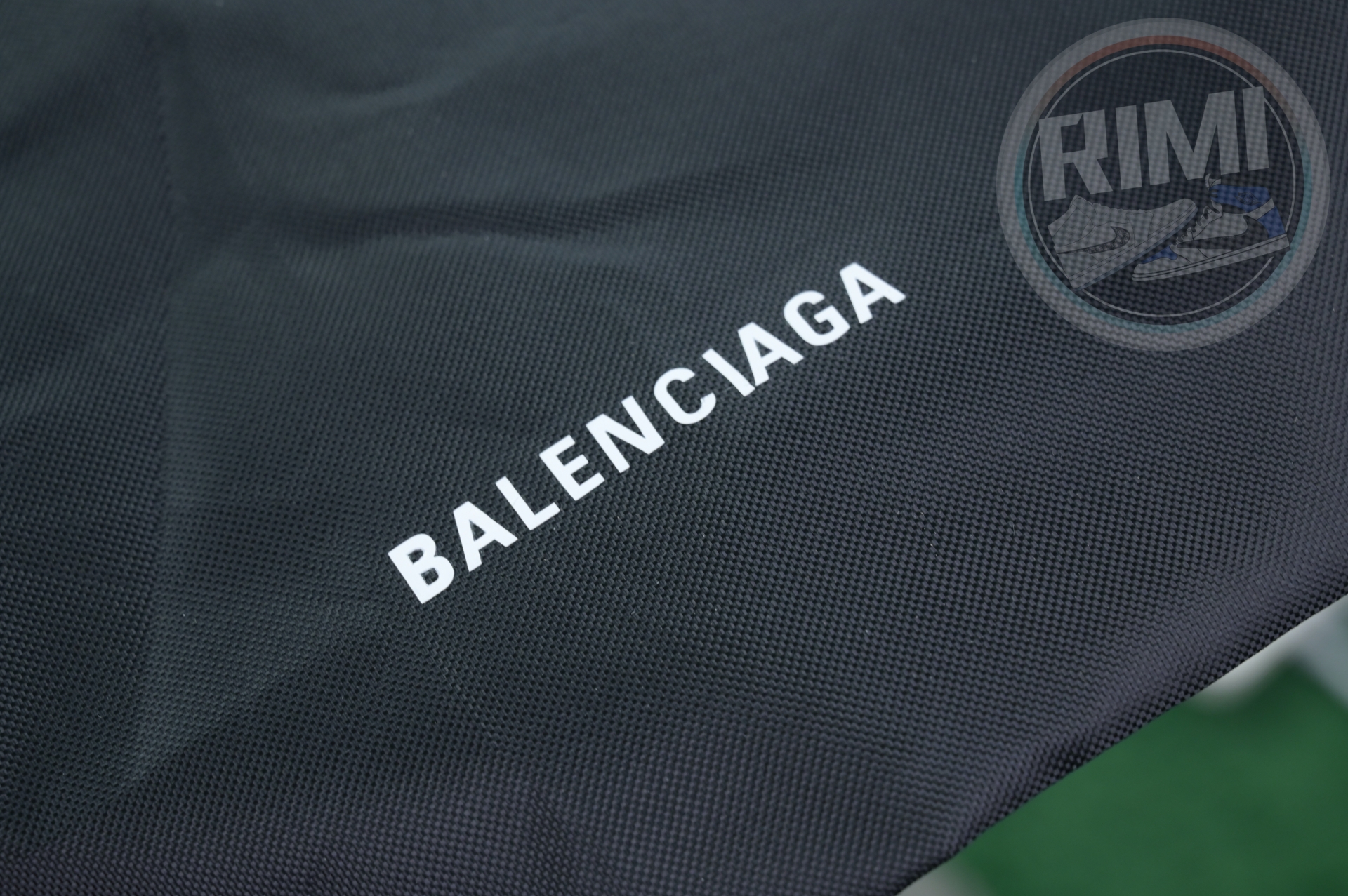 Balenciaga all sizes still in stock! Please contact customer service on iMessage/WhatsApp to purchase!  BLGA  3XL