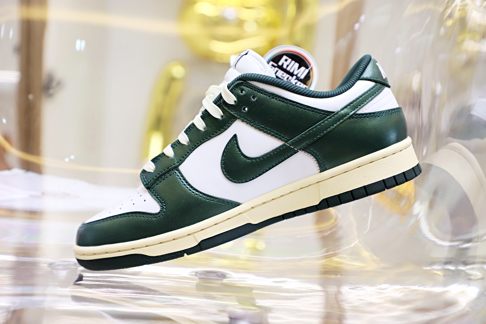 NIKE WMNS DUNK LOW