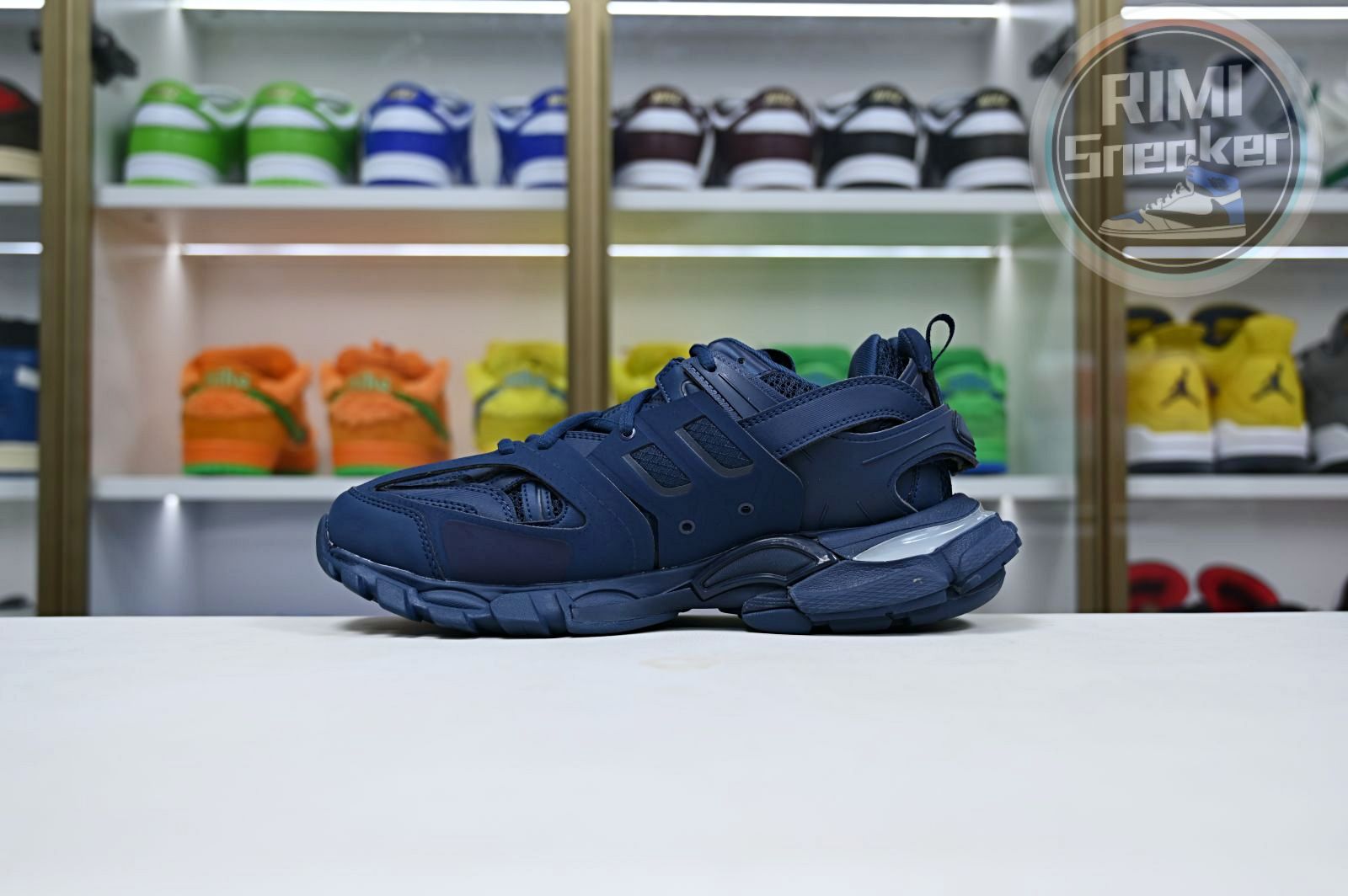 Balenciaga all sizes still in stock! Please contact customer service on iMessage/WhatsApp to purchase! BLGA  Track（LED）