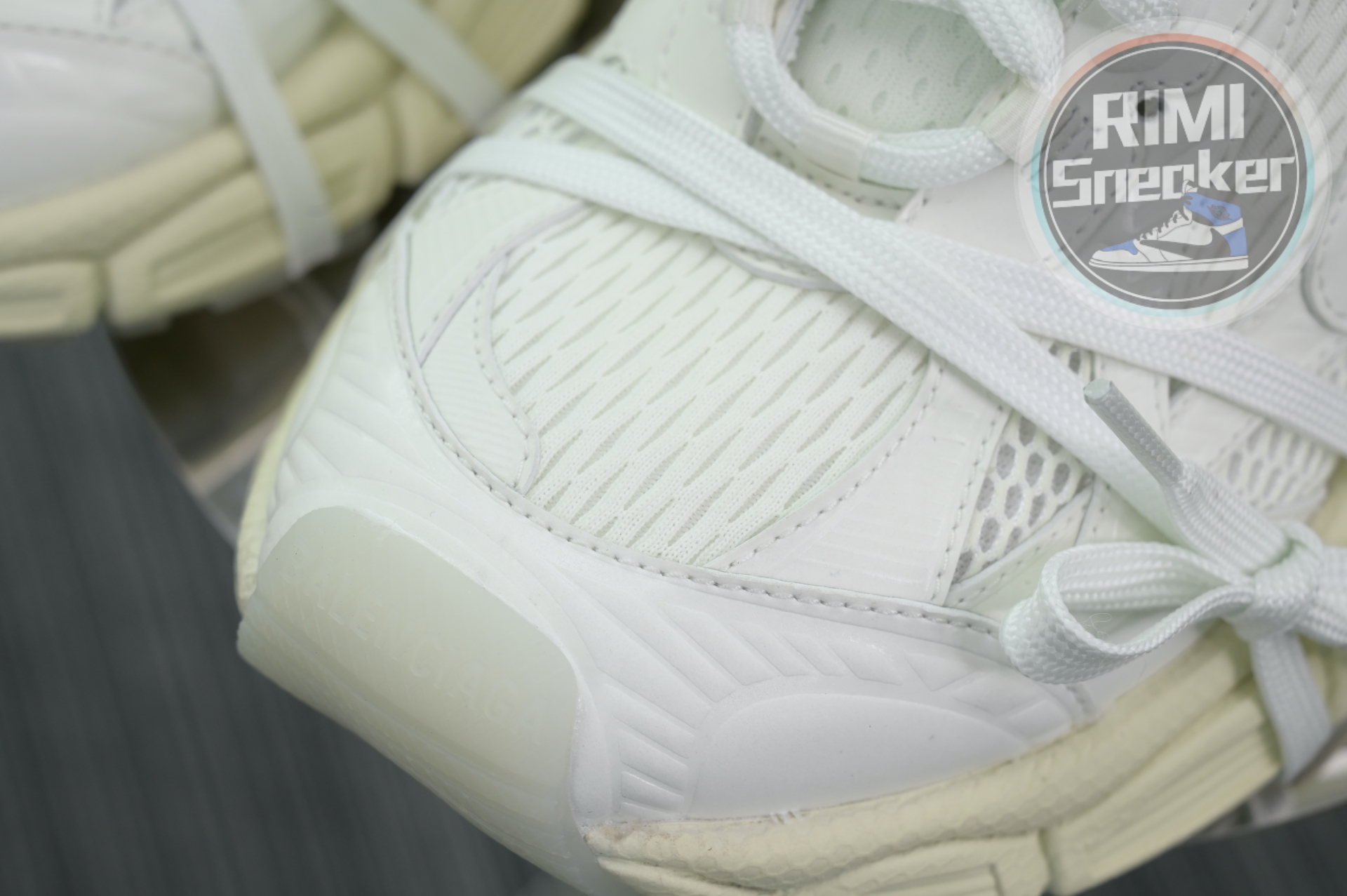 Balenciaga all sizes still in stock! Please contact customer service on iMessage/WhatsApp to purchase!  BLGA  3XL