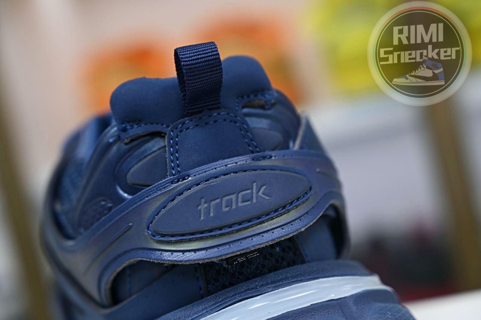 Balenciaga all sizes still in stock! Please contact customer service on iMessage/WhatsApp to purchase! BLGA  Track（LED）