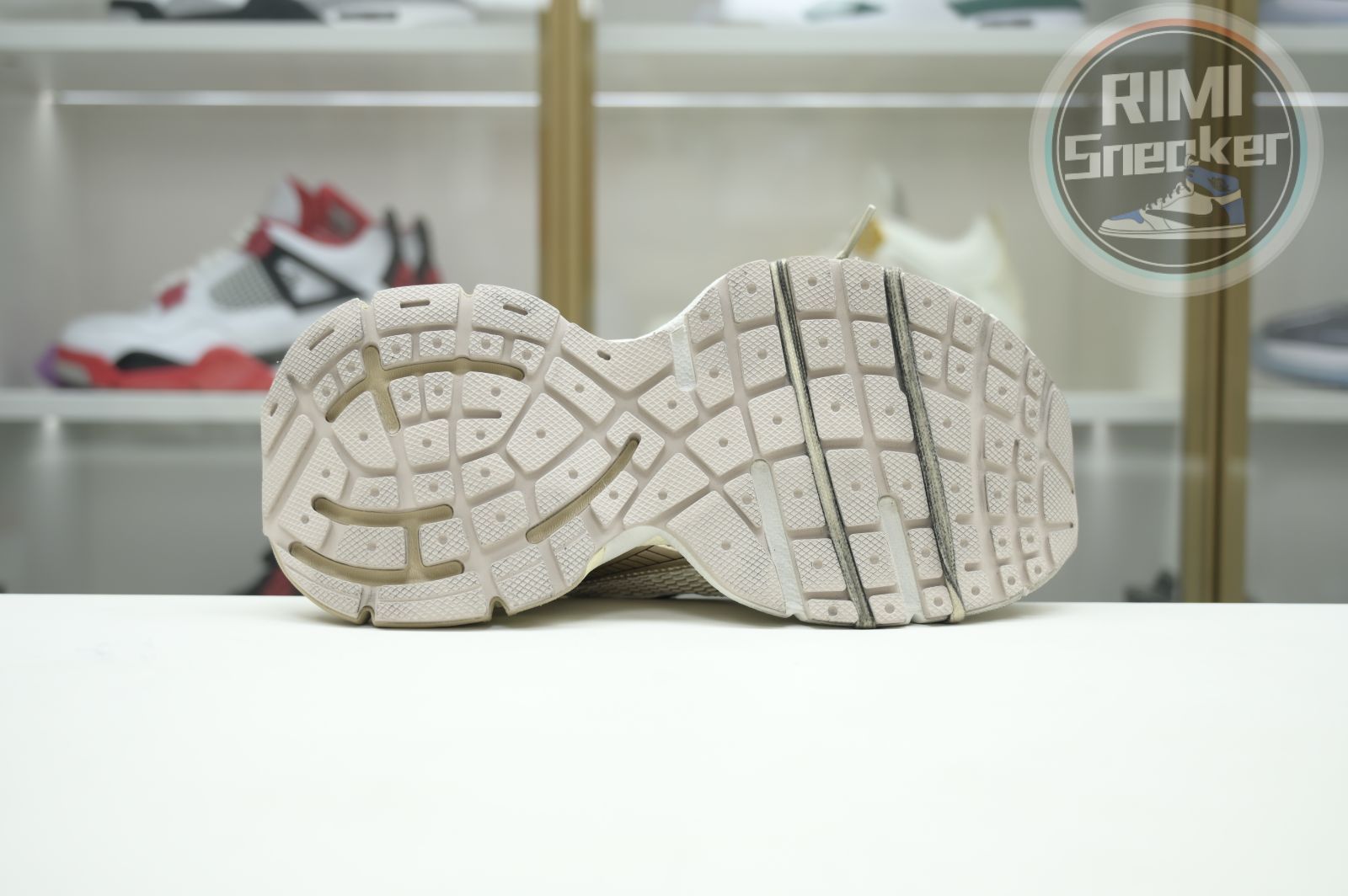 Balenciaga all sizes still in stock! Please contact customer service on iMessage/WhatsApp to purchase!  BLGA  3XL