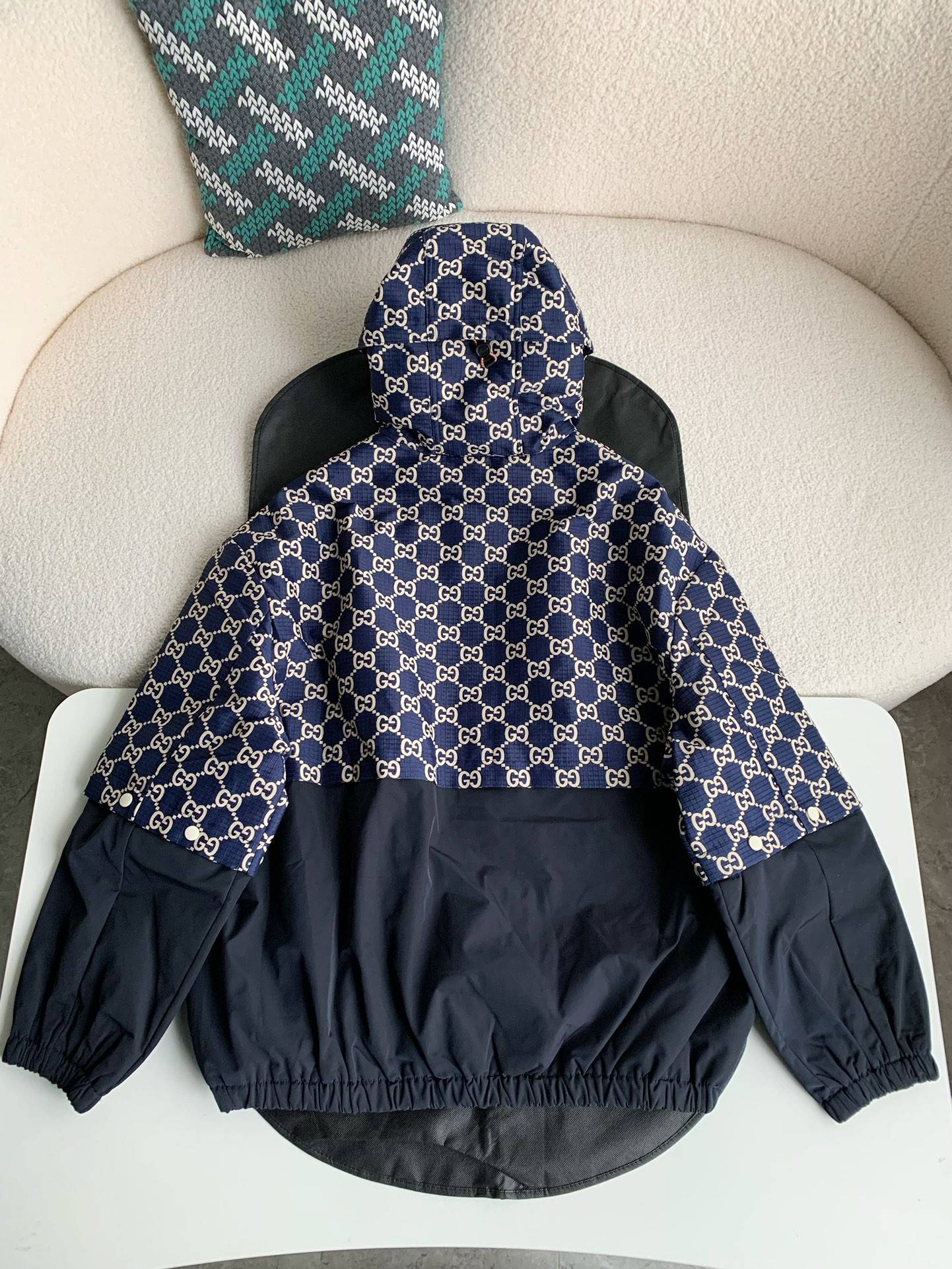 G*u*i jacket