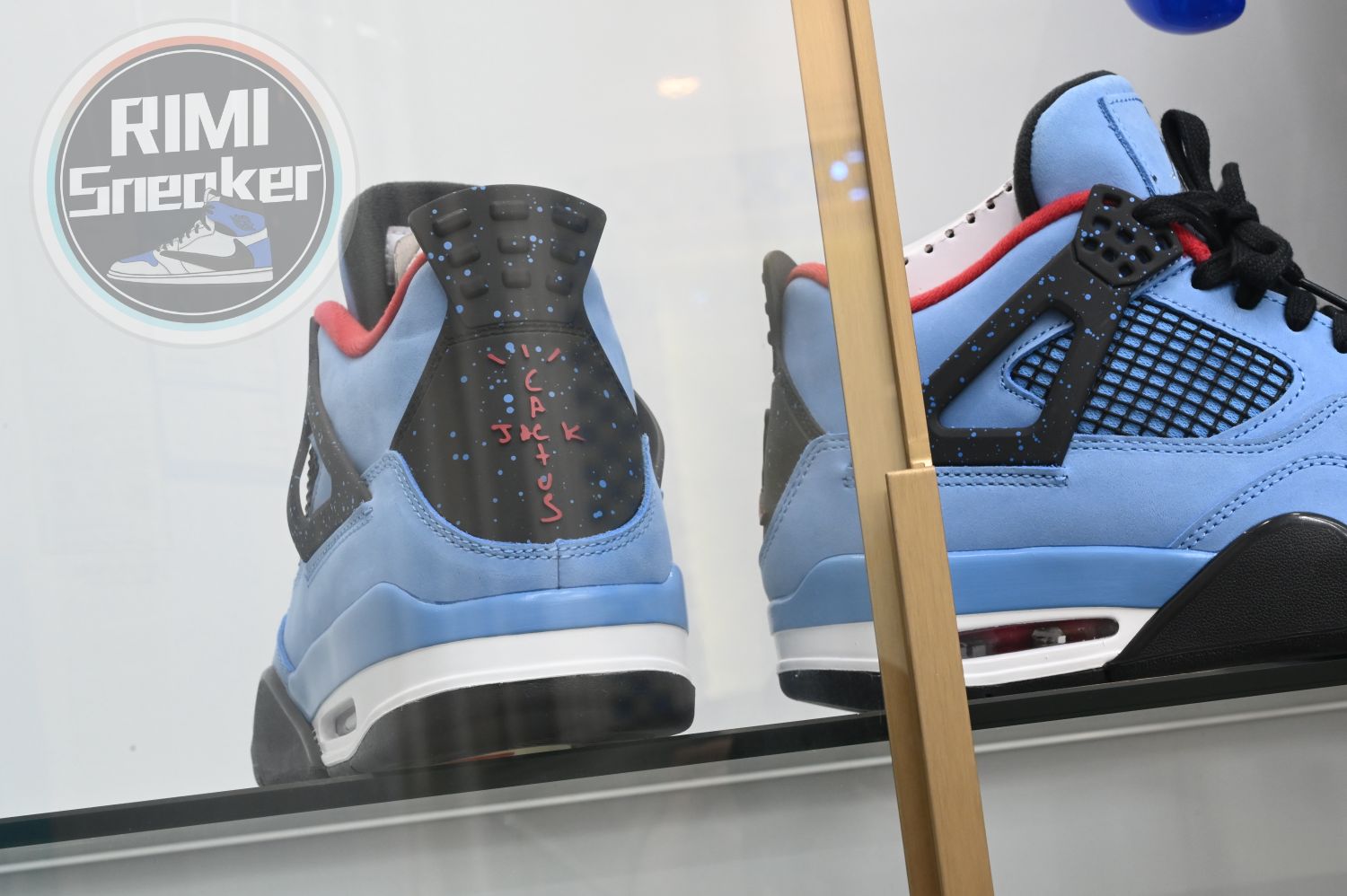 TRAVIS SCOTT X AIR JORDAN 4 RETRO