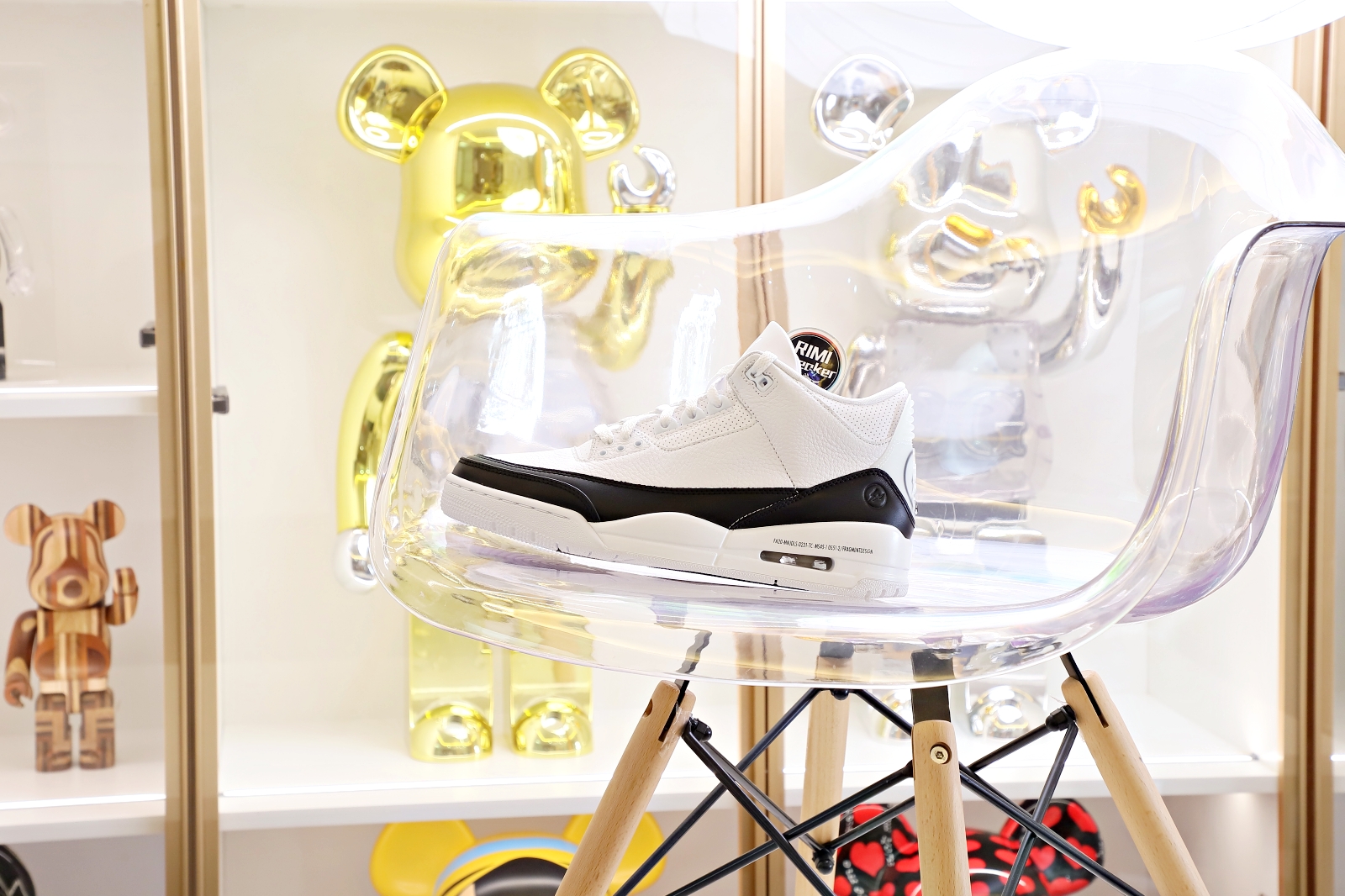 FRAGMENT DESIGN X AIR JORDAN 3 RETRO SP