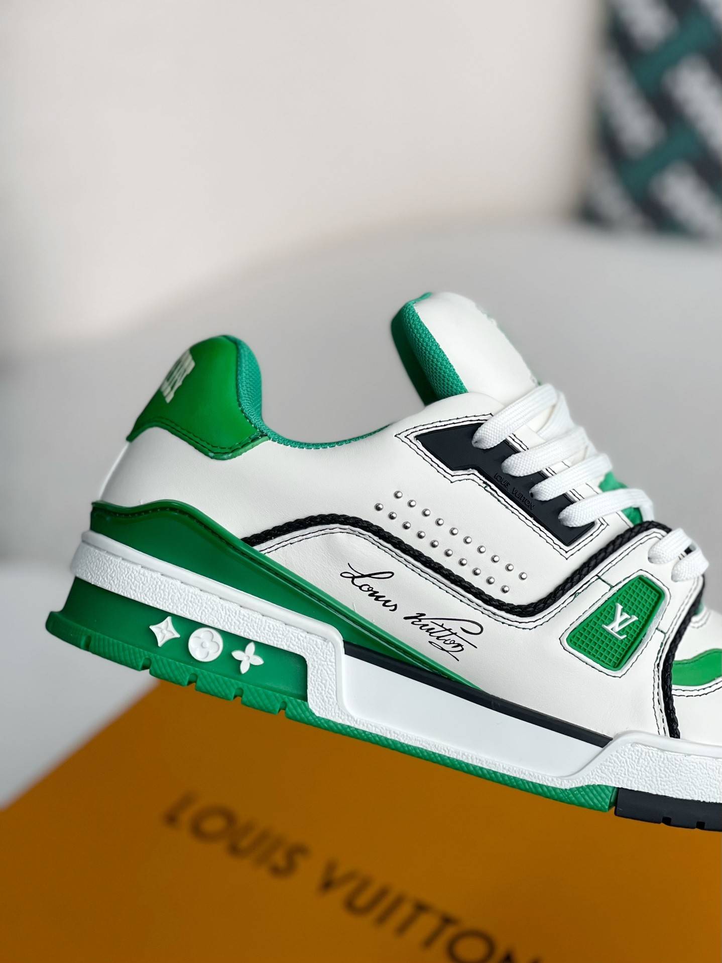 L*V TRAINER SNEAKERS