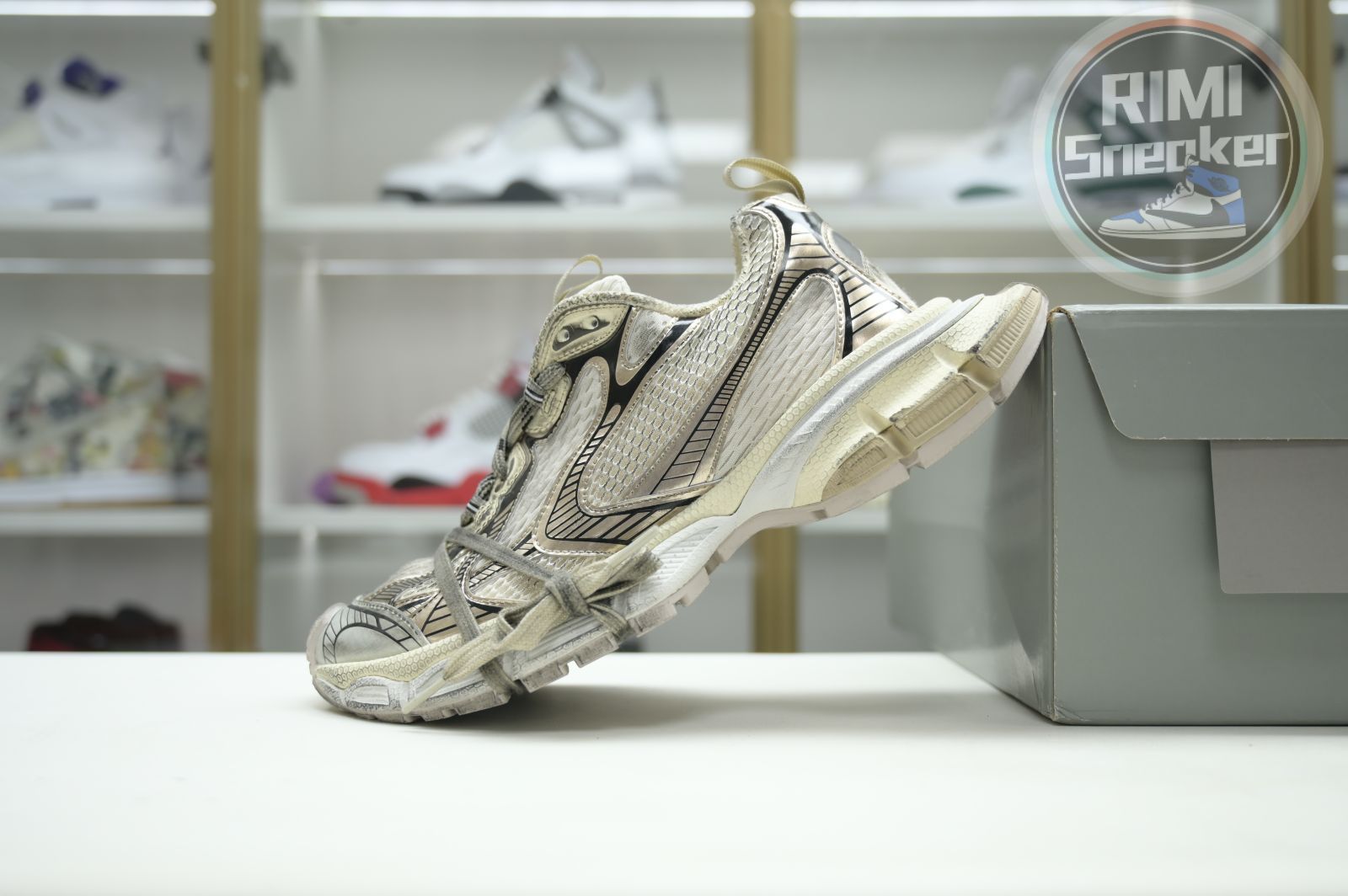 Balenciaga all sizes still in stock! Please contact customer service on iMessage/WhatsApp to purchase!  BLGA  3XL