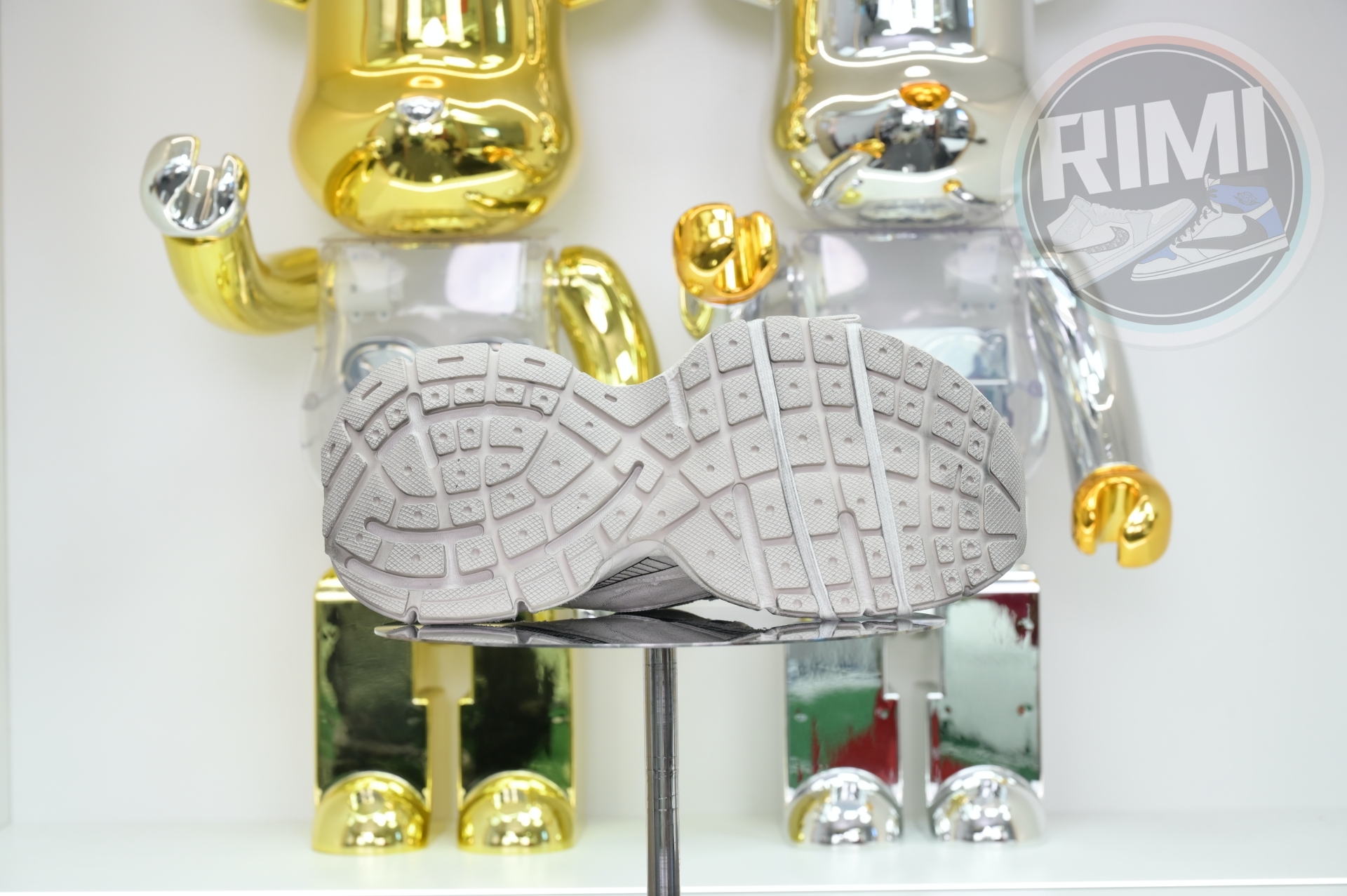 Balenciaga all sizes still in stock! Please contact customer service on iMessage/WhatsApp to purchase!  BLGA  3XL