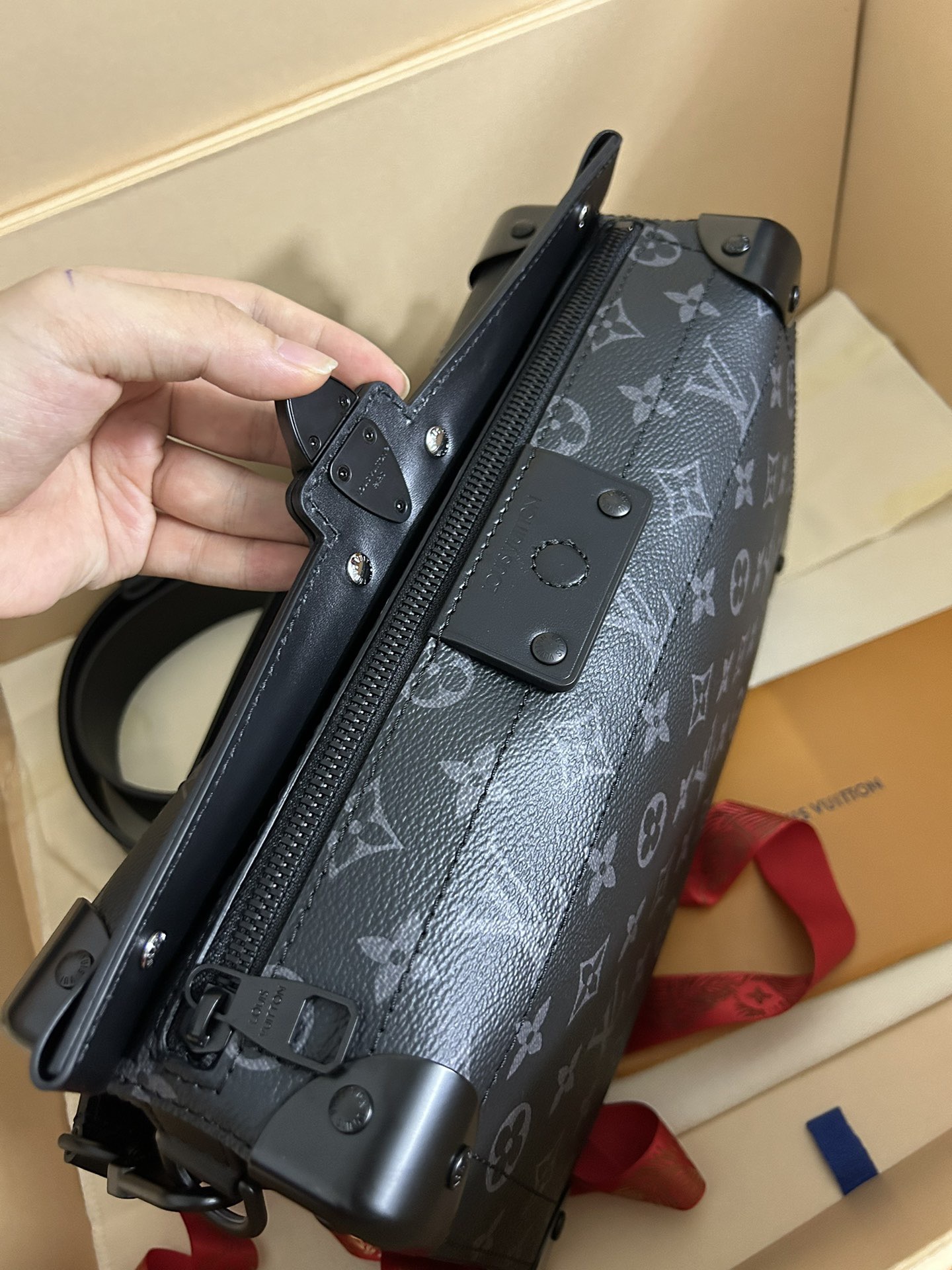 L*V SOUL TRUNK EAST WEST M11744