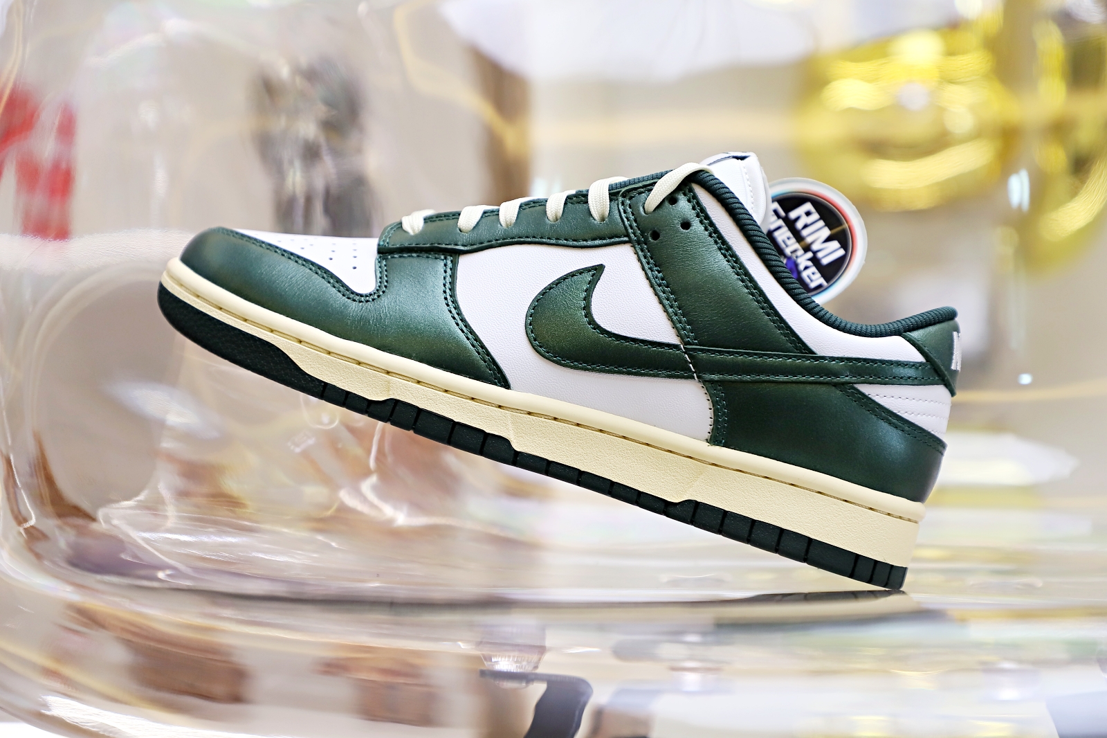 NIKE WMNS DUNK LOW
