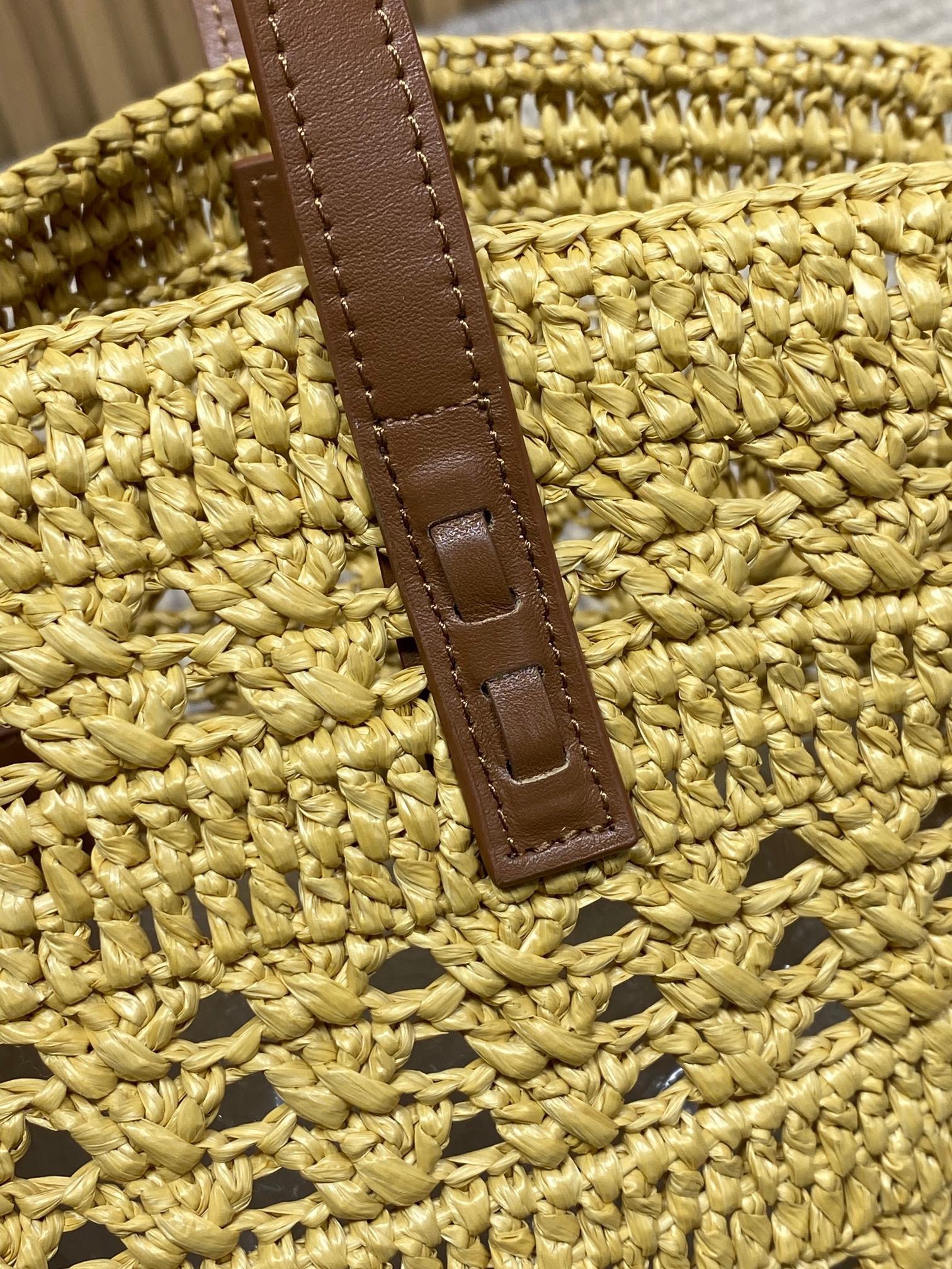 YSL straw tote basket, pure handmade. 685618 Size: 55*31*28cm