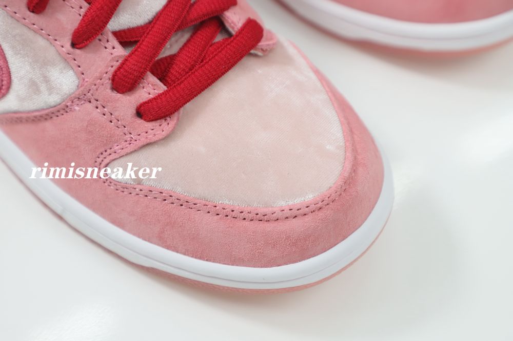 STRANGELOVE X DUNK LOW SB