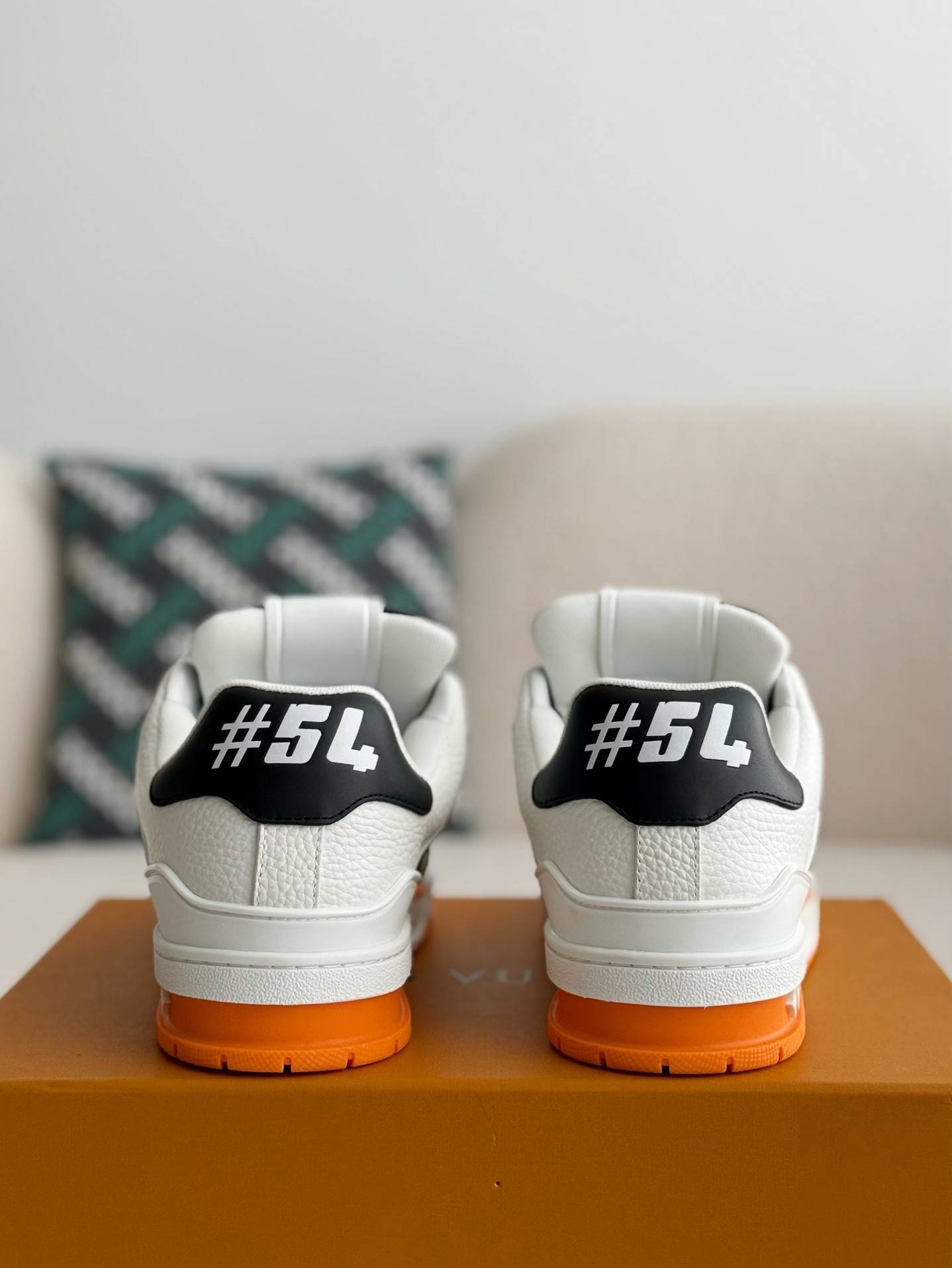 L*V TRAINER SNEAKERS