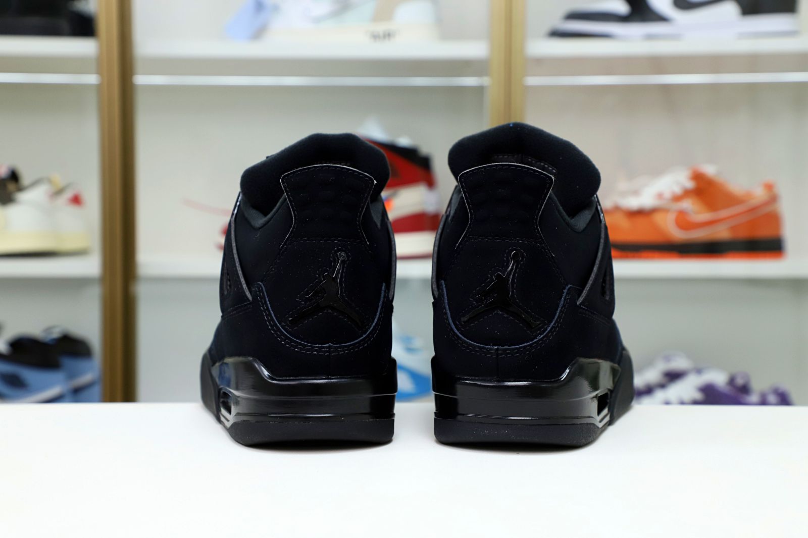 AIR JORDAN 4 RETRO