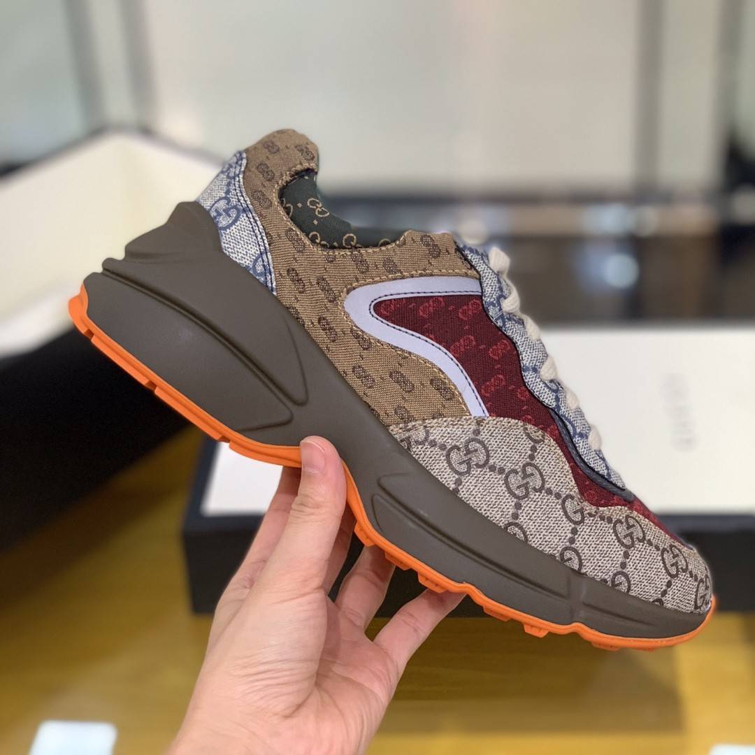 GU*IRetro Clunky Sneaker