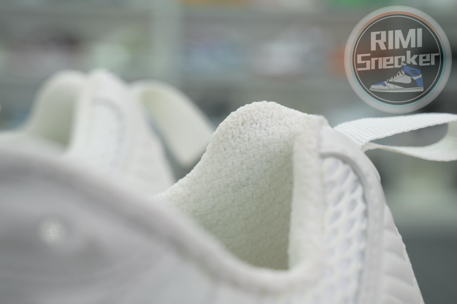 Balenciaga all sizes still in stock! Please contact customer service on iMessage/WhatsApp to purchase!  BLGA  3XL