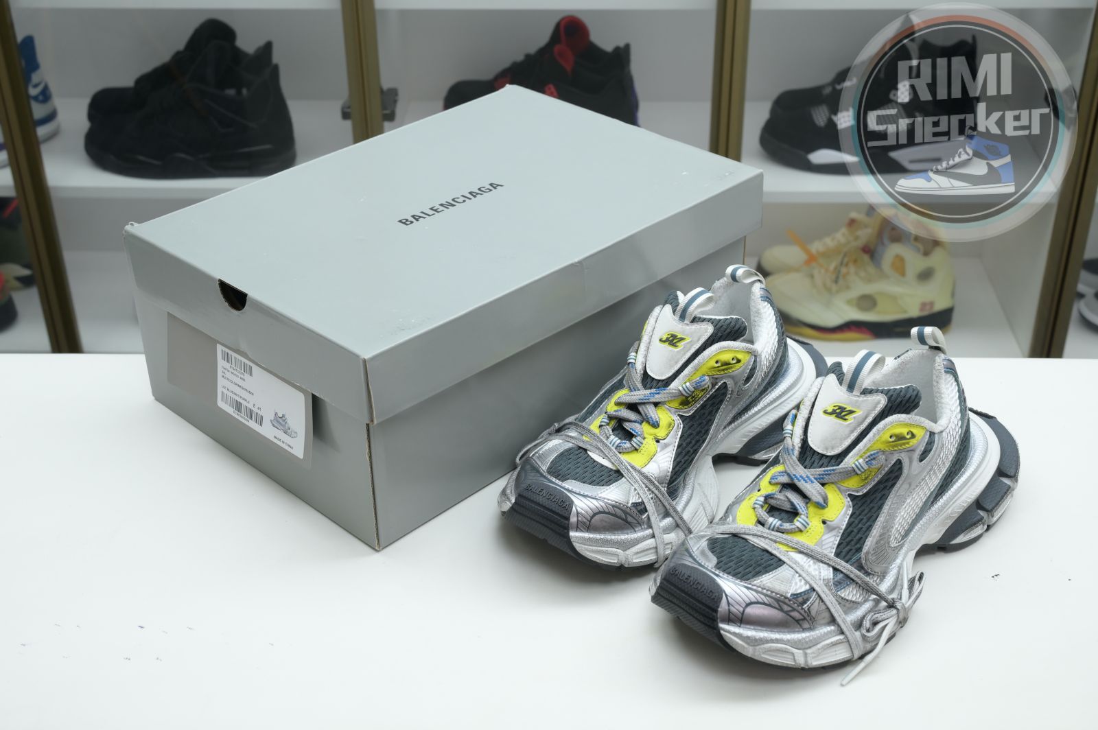 Balenciaga all sizes still in stock! Please contact customer service on iMessage/WhatsApp to purchase!  BLGA  3XL