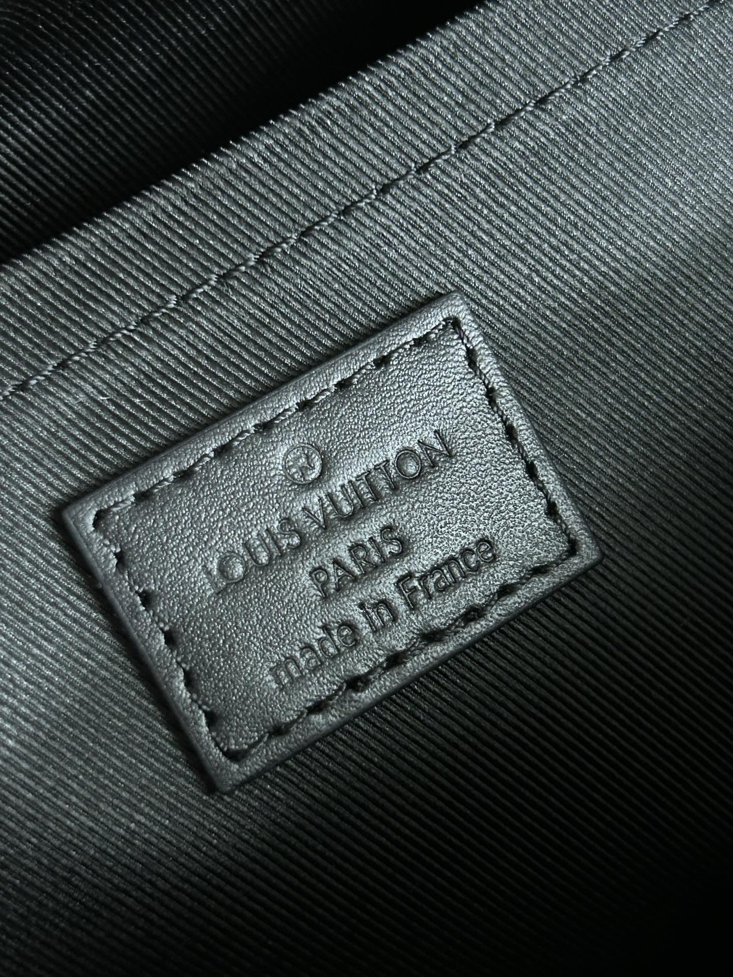 L*V SOUL TRUNK EAST WEST M11744