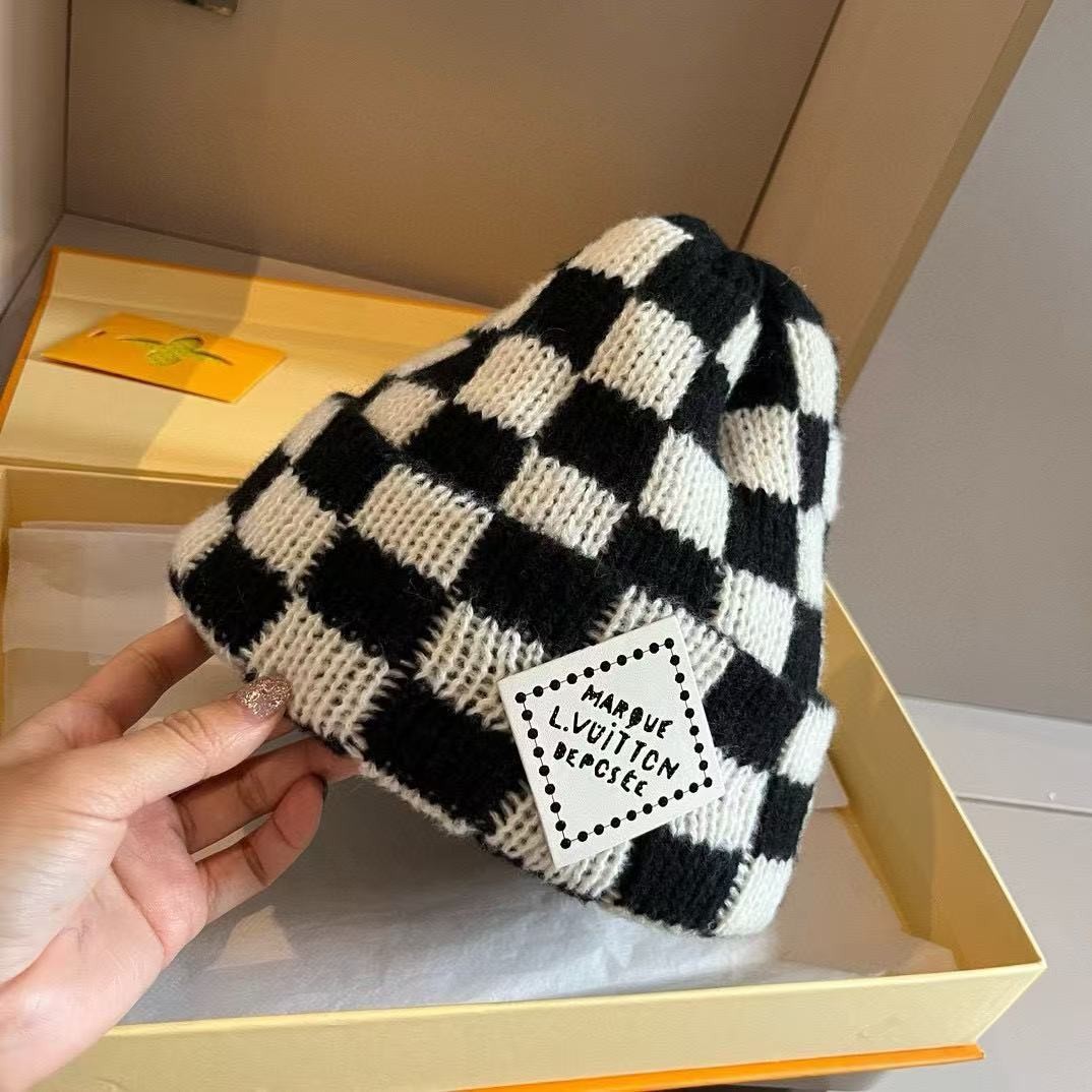 [#4094] Louis Vuitton autumn and wi nter new checkered knitted hat