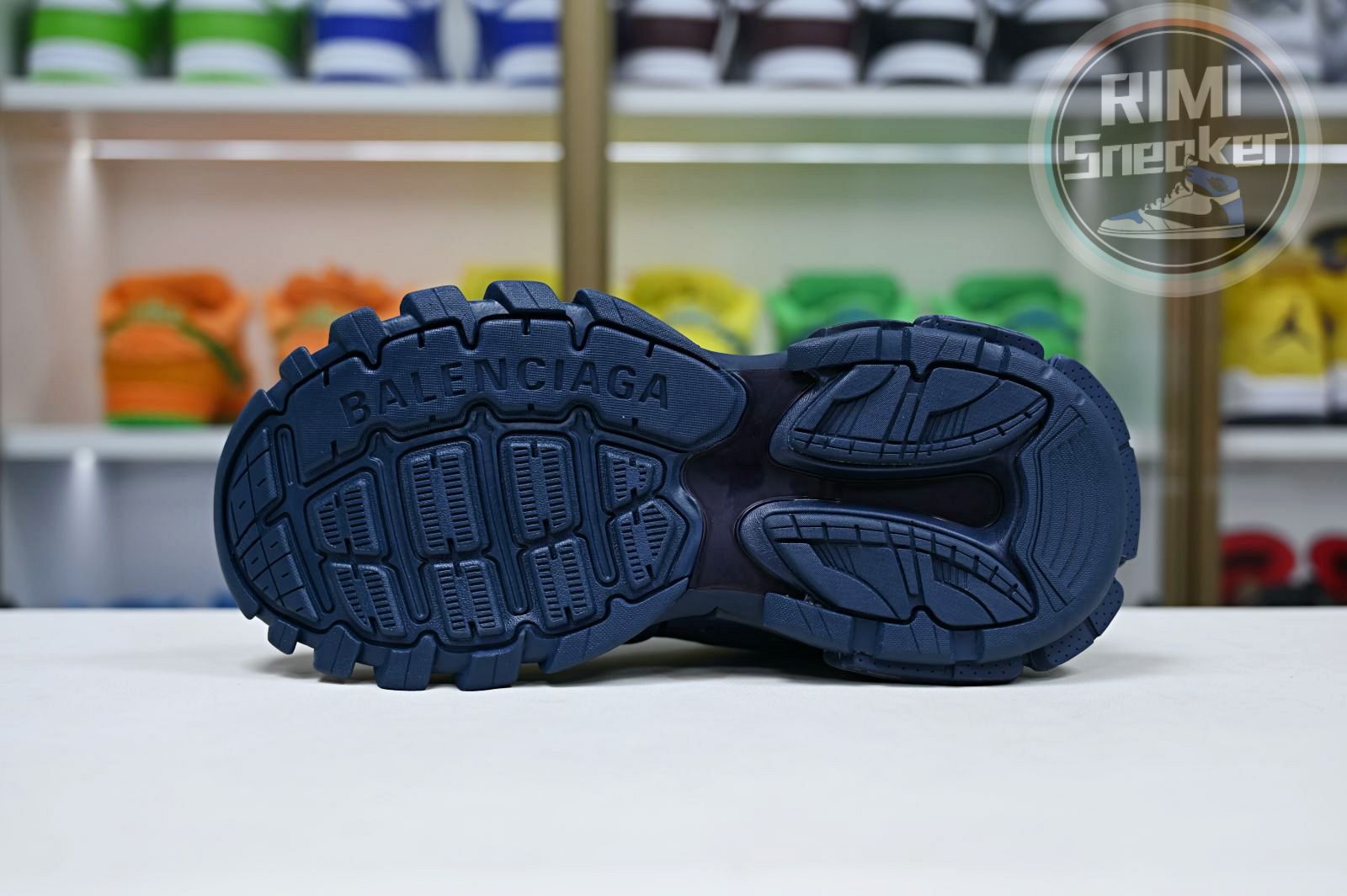 Balenciaga all sizes still in stock! Please contact customer service on iMessage/WhatsApp to purchase! BLGA  Track（LED）