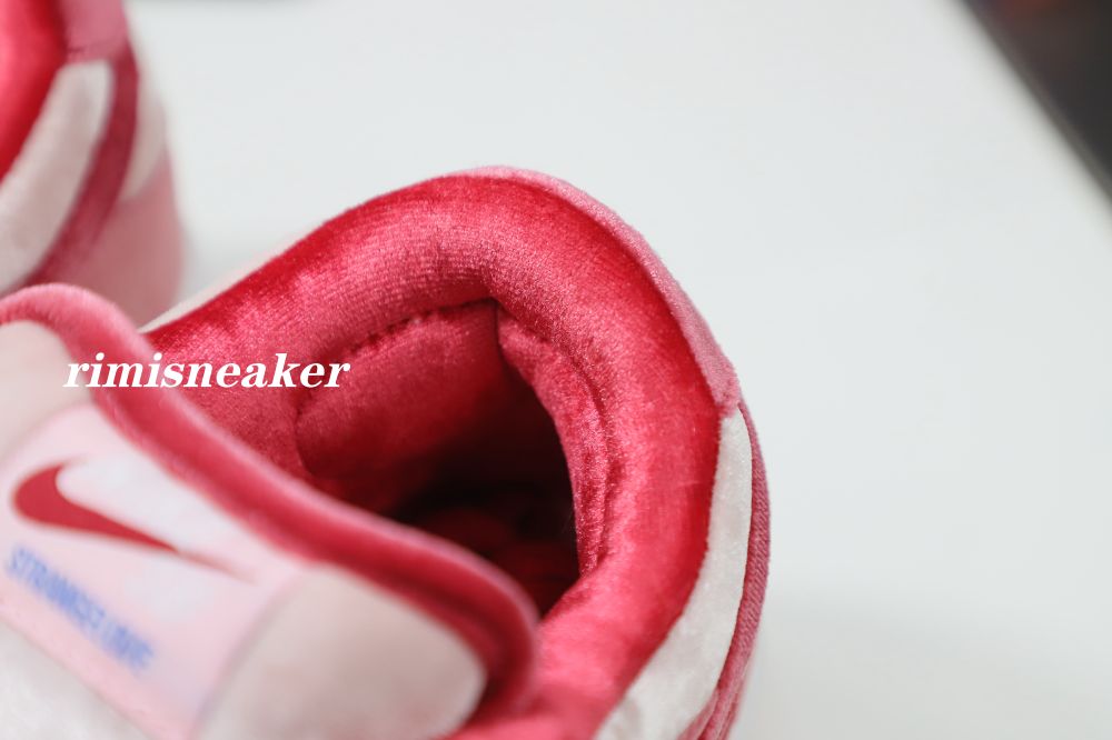 STRANGELOVE X DUNK LOW SB