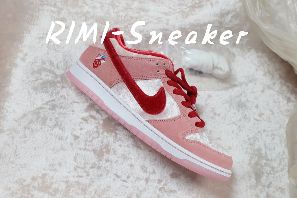 STRANGELOVE X DUNK LOW SB