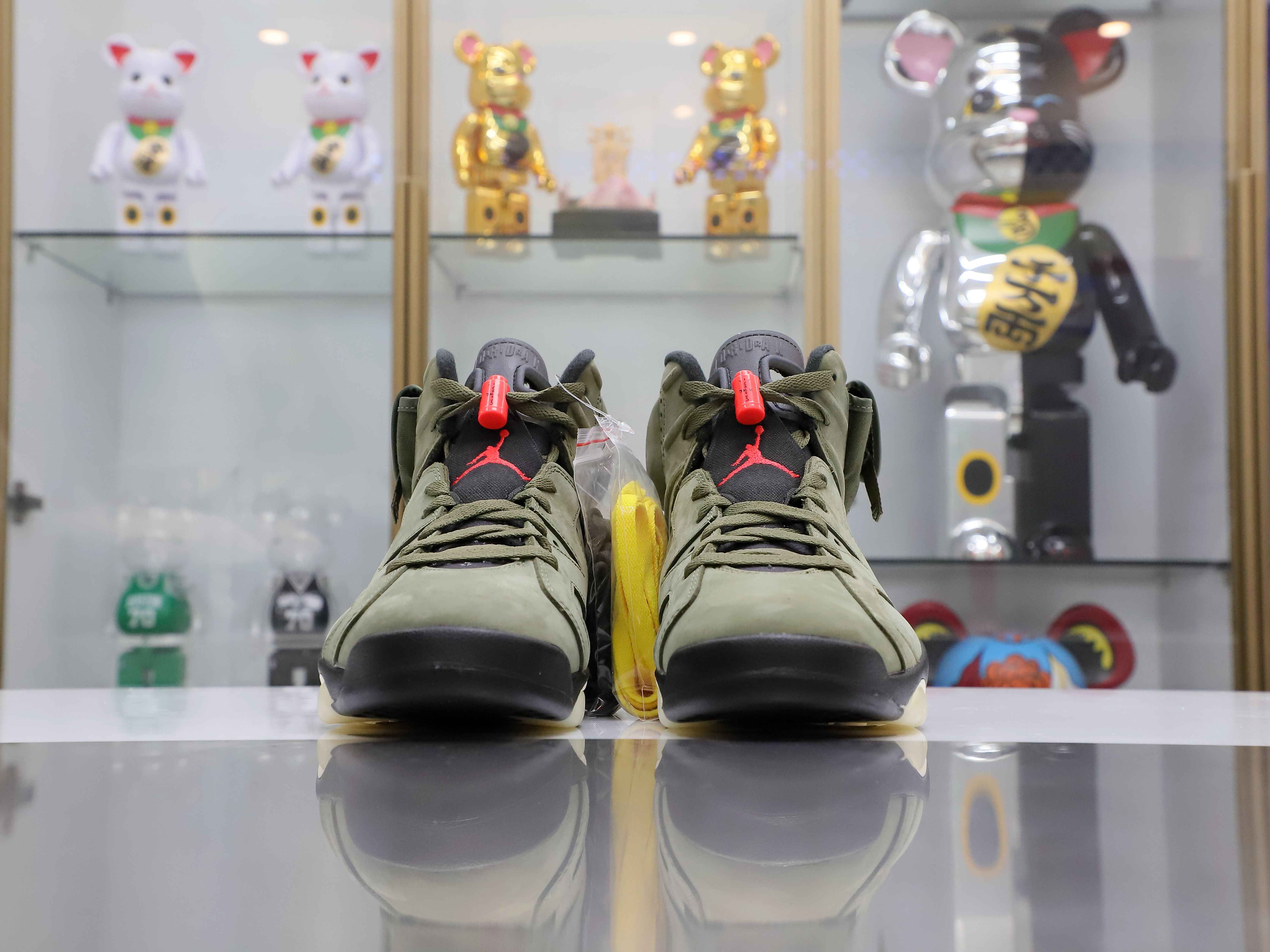 TRAVIS SCOTT X AIR JORDAN 6 RETRO