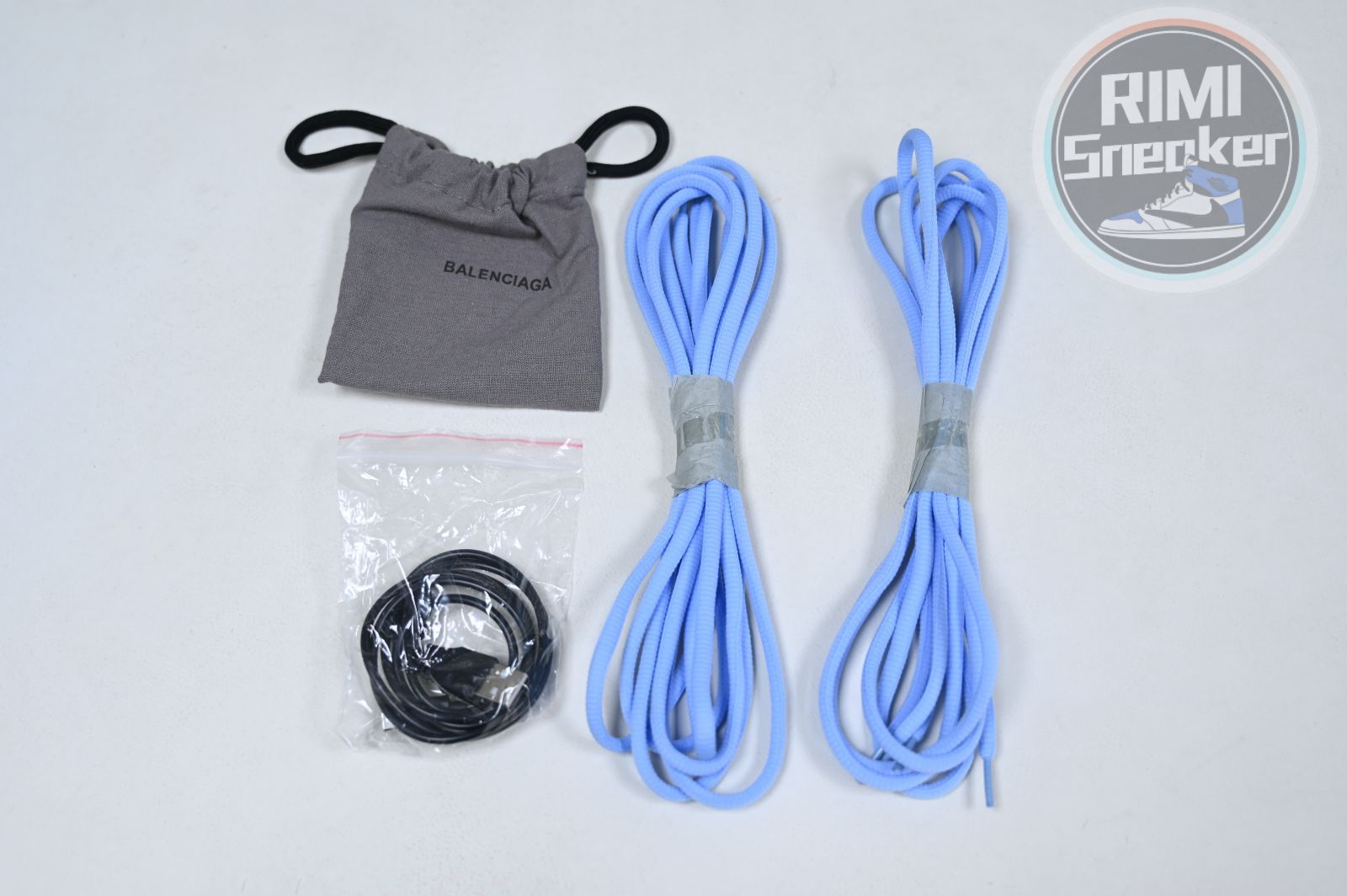 Balenciaga all sizes still in stock! Please contact customer service on iMessage/WhatsApp to purchase! BLGA  Track（LED）