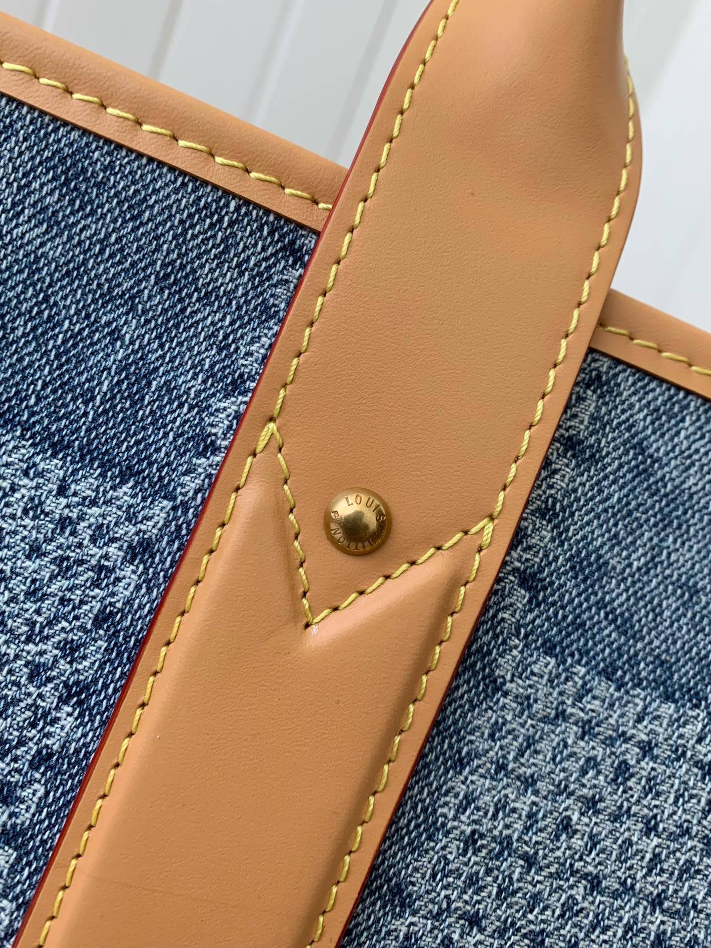 L*V New Weekend TOTE tannin jean bag  N40702  Size：43*34*17.5cm