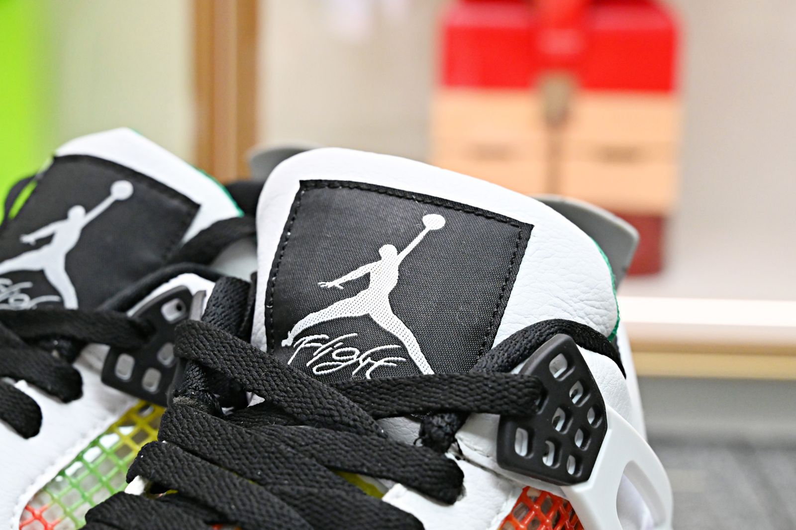 WMNS AIR JORDAN 4 RETRO