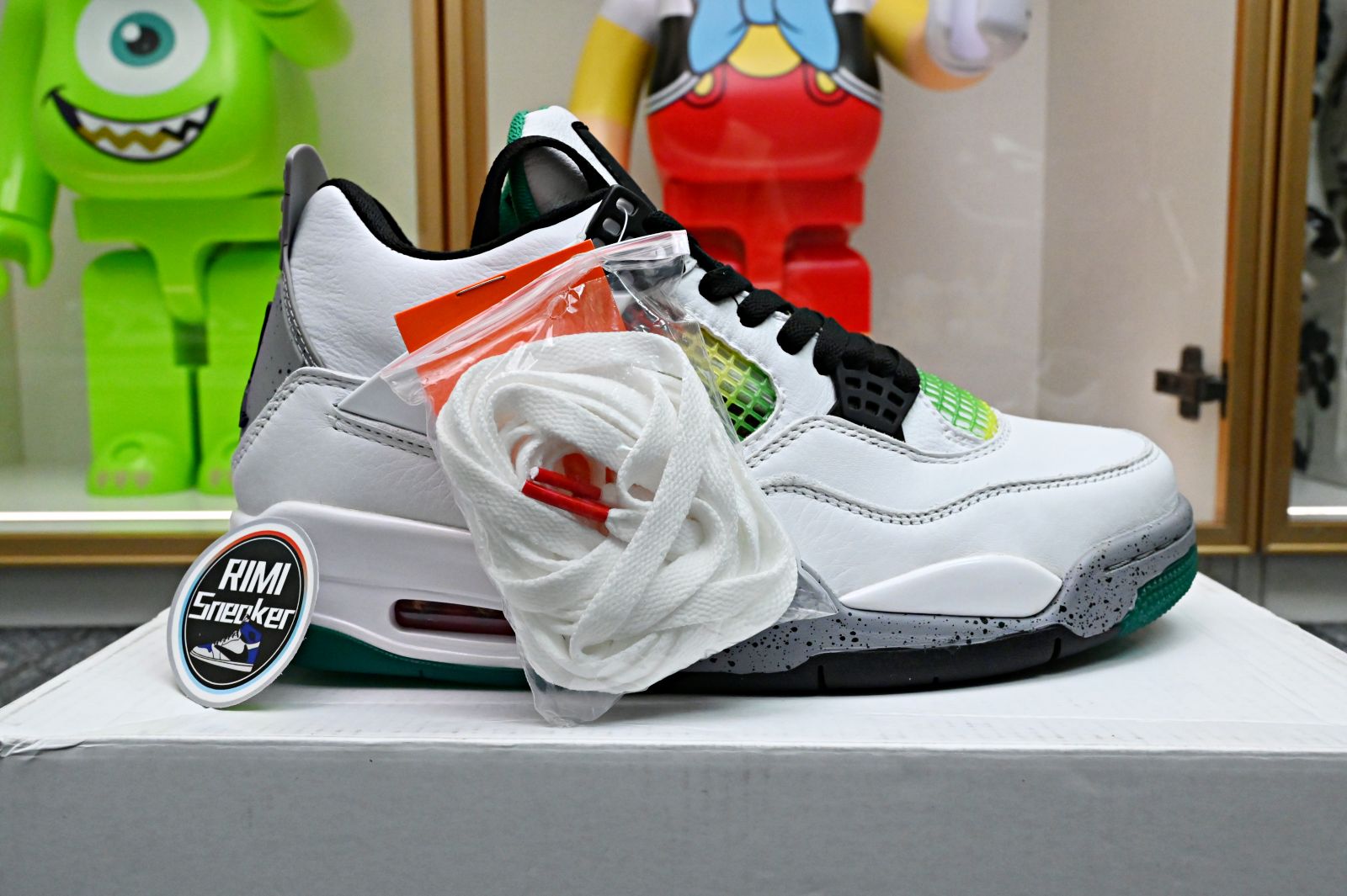 WMNS AIR JORDAN 4 RETRO