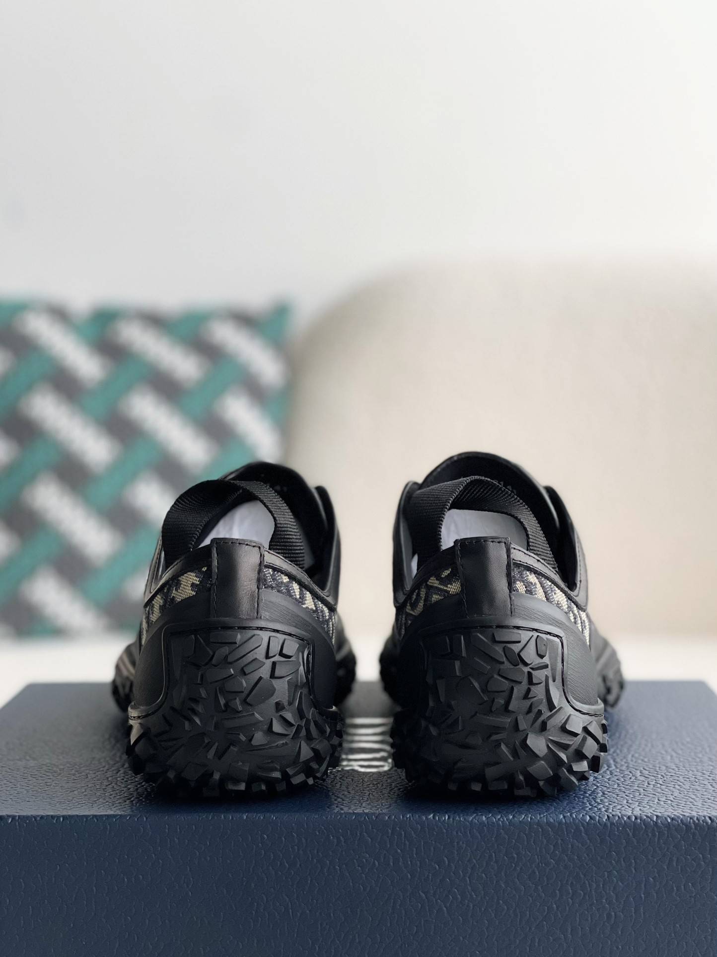 D*OR B28 low-top sneakers