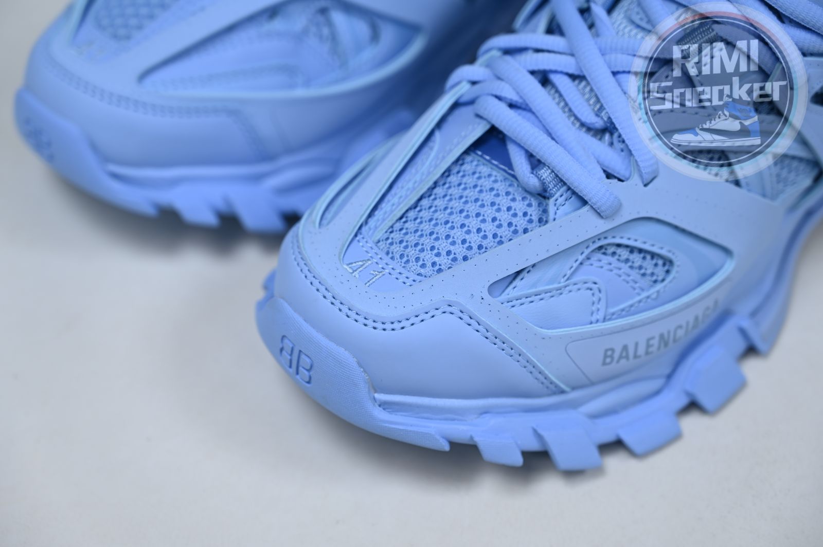 Balenciaga all sizes still in stock! Please contact customer service on iMessage/WhatsApp to purchase! BLGA  Track（LED）