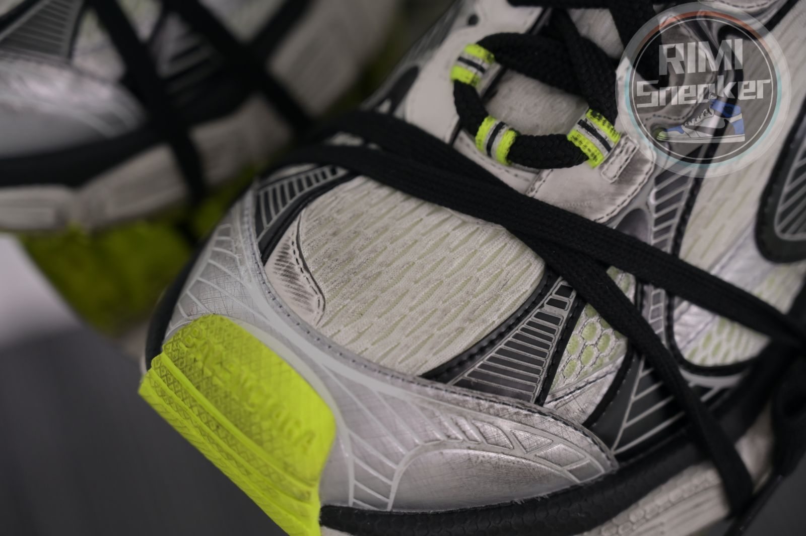 Balenciaga all sizes still in stock! Please contact customer service on iMessage/WhatsApp to purchase!  BLGA  3XL