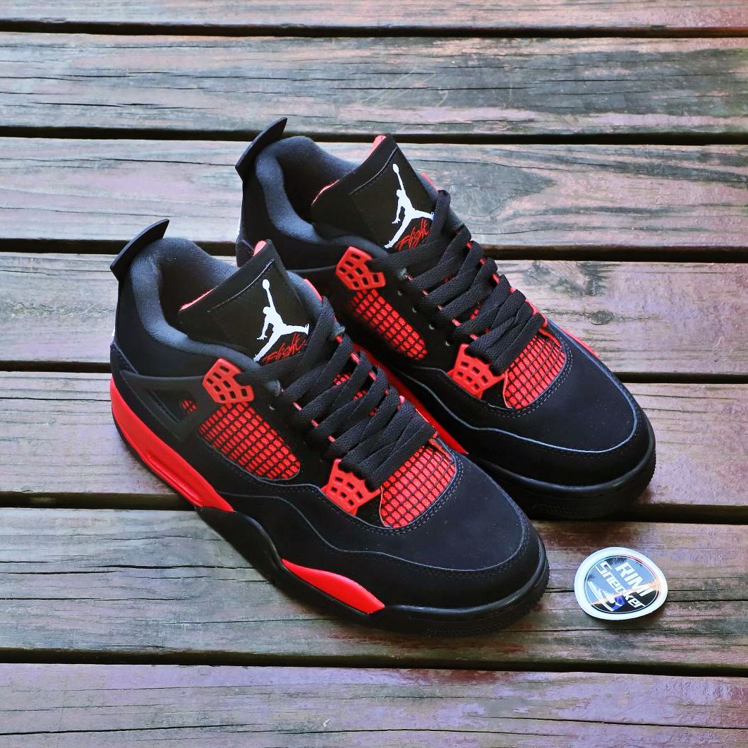 AIR JORDAN 4 RETRO