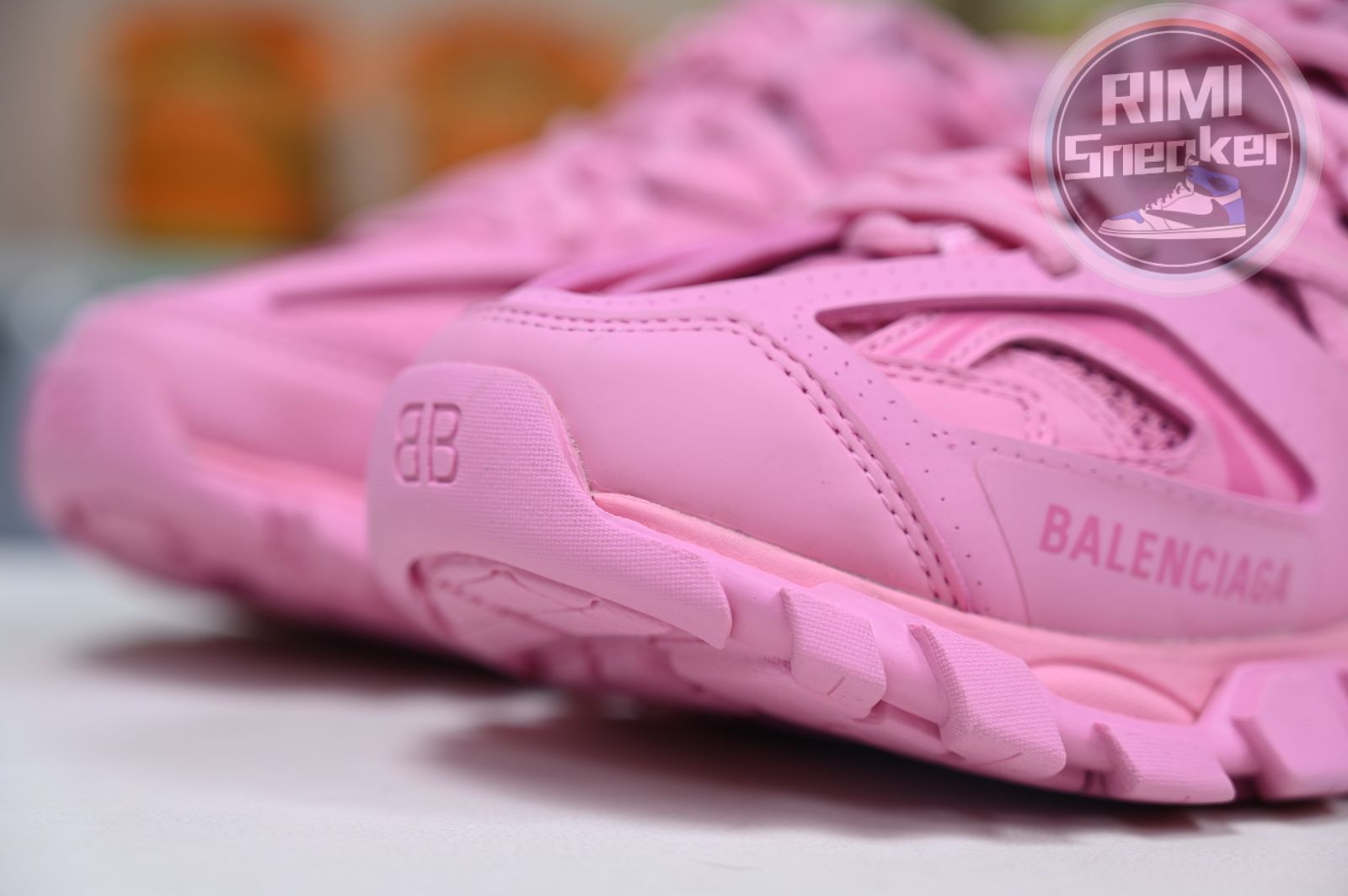 Balenciaga all sizes still in stock! Please contact customer service on iMessage/WhatsApp to purchase! BLGA  Track（LED）