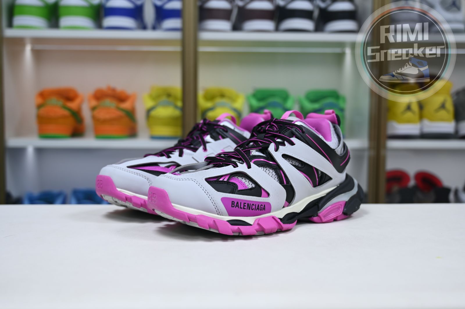 Balenciaga all sizes still in stock! Please contact customer service on iMessage/WhatsApp to purchase! BLGA  Track（LED）