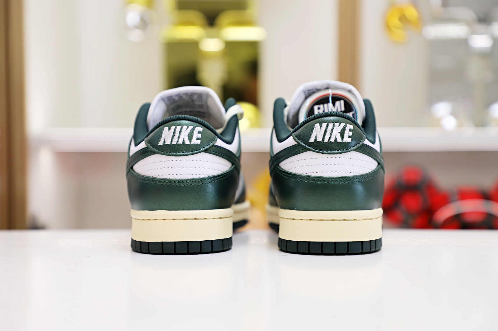 NIKE WMNS DUNK LOW