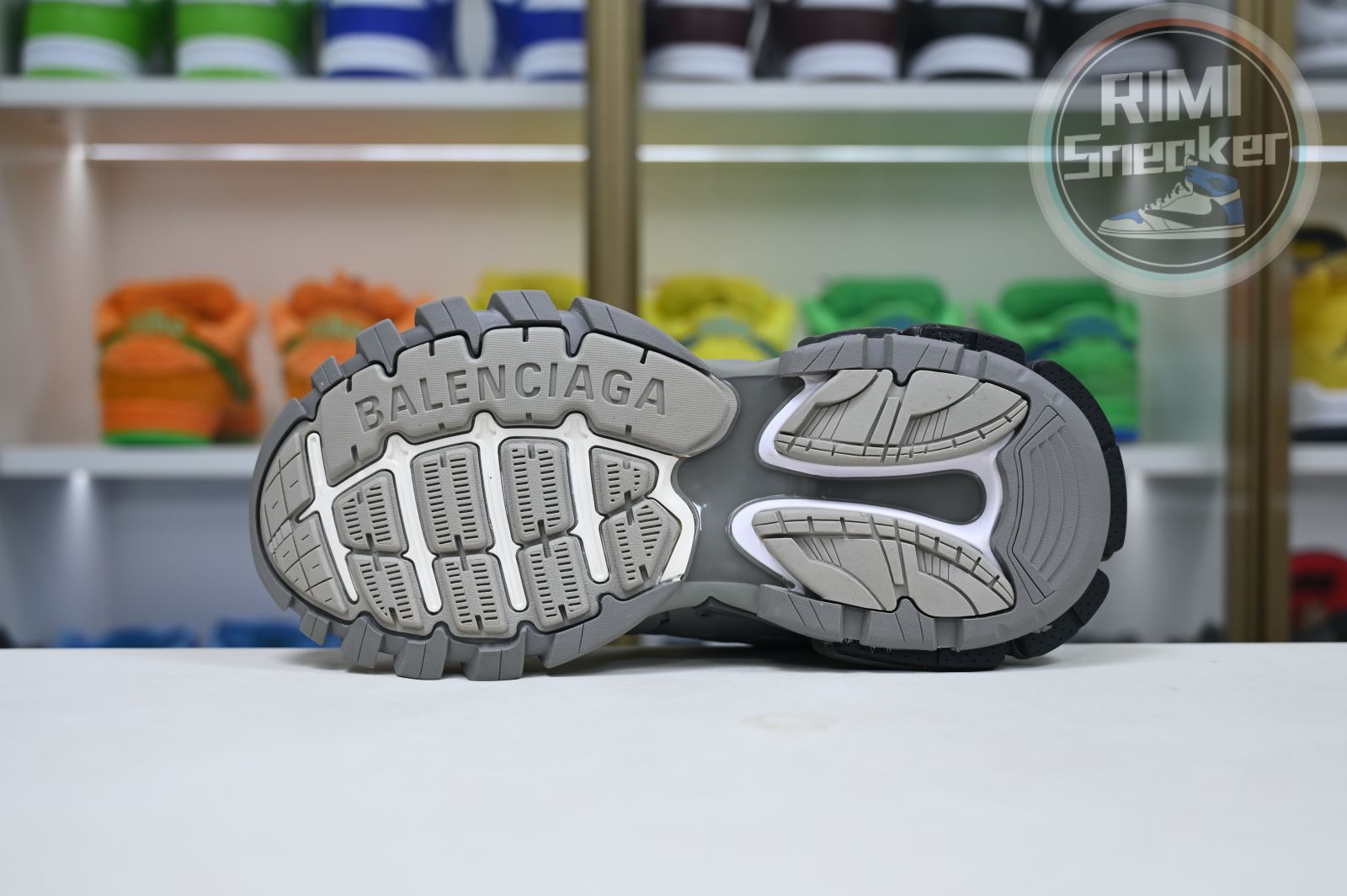 Balenciaga all sizes still in stock! Please contact customer service on iMessage/WhatsApp to purchase! BLGA  Track（LED）