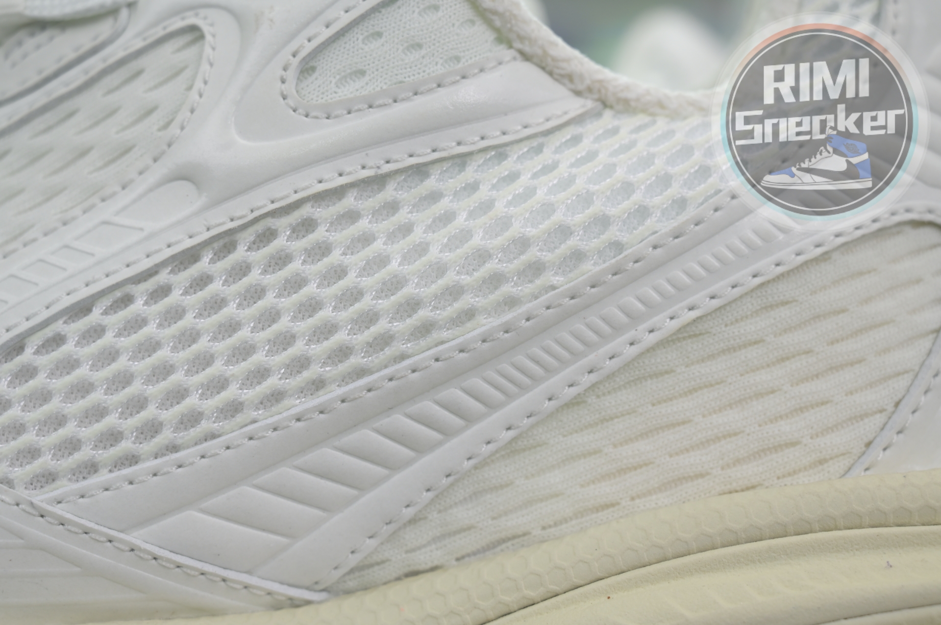 Balenciaga all sizes still in stock! Please contact customer service on iMessage/WhatsApp to purchase!  BLGA  3XL