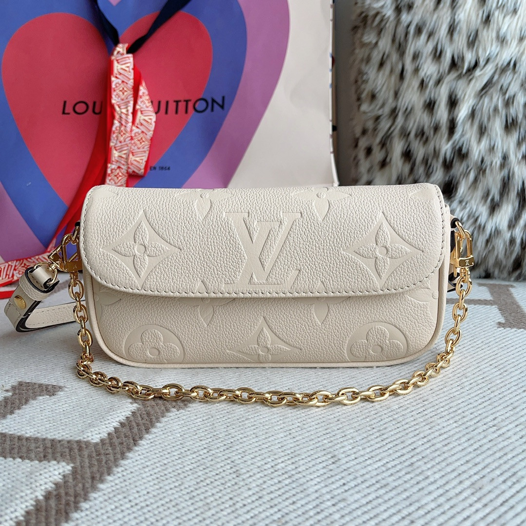 Louis Vuitton Ivy Bag