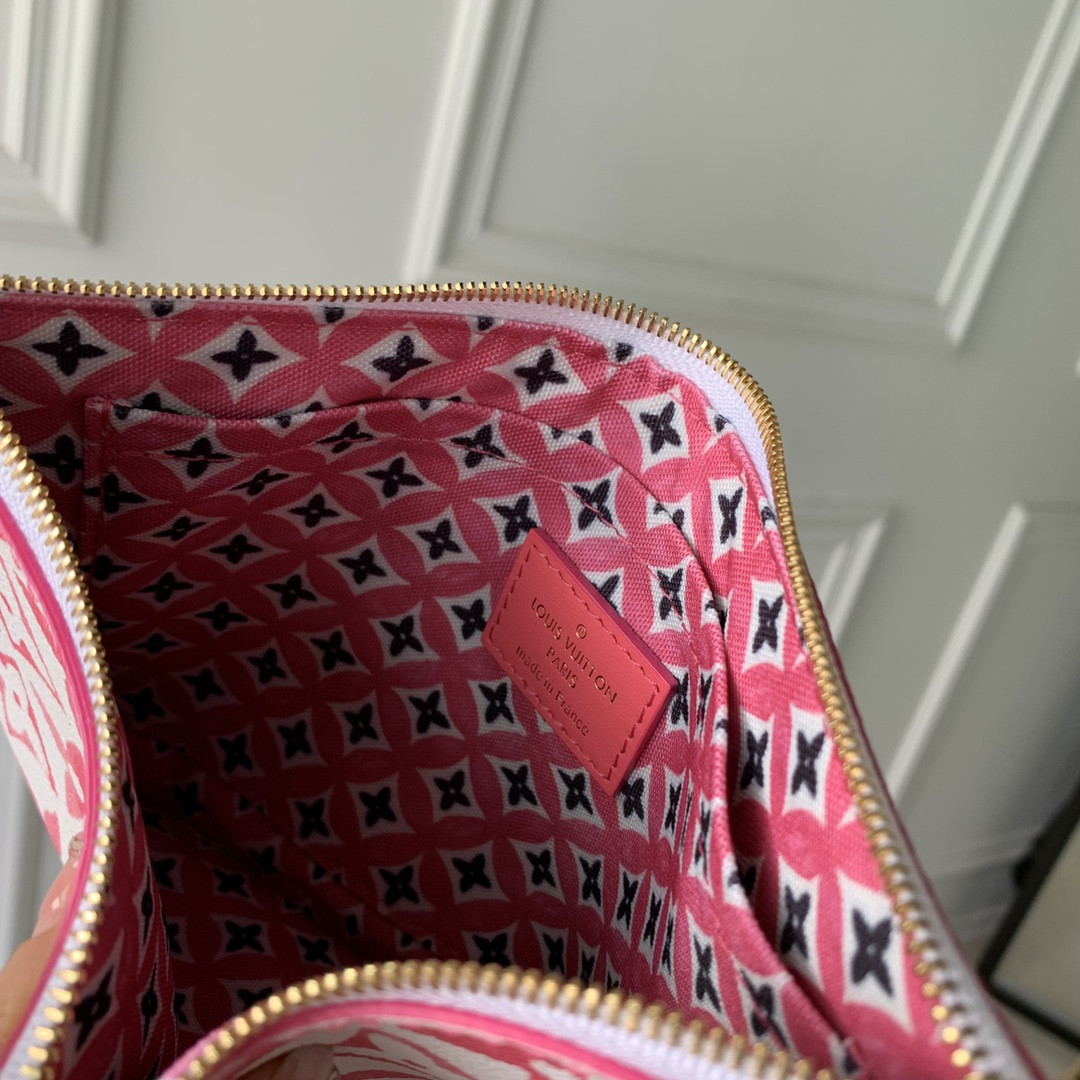 Louis Vuitton Neverfull Bag