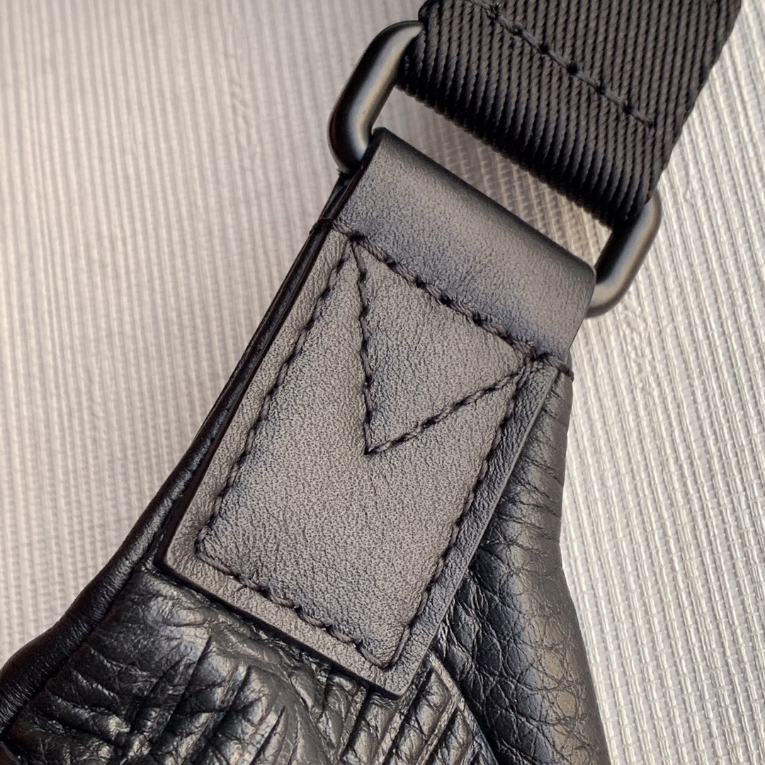 Louis Vuitton Discovery Bag