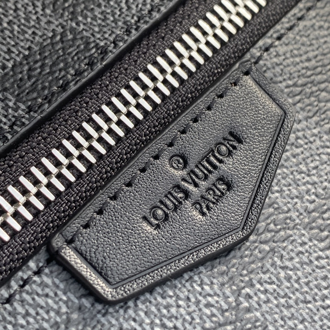 Louis Vuitton Pochette Voyage Bag