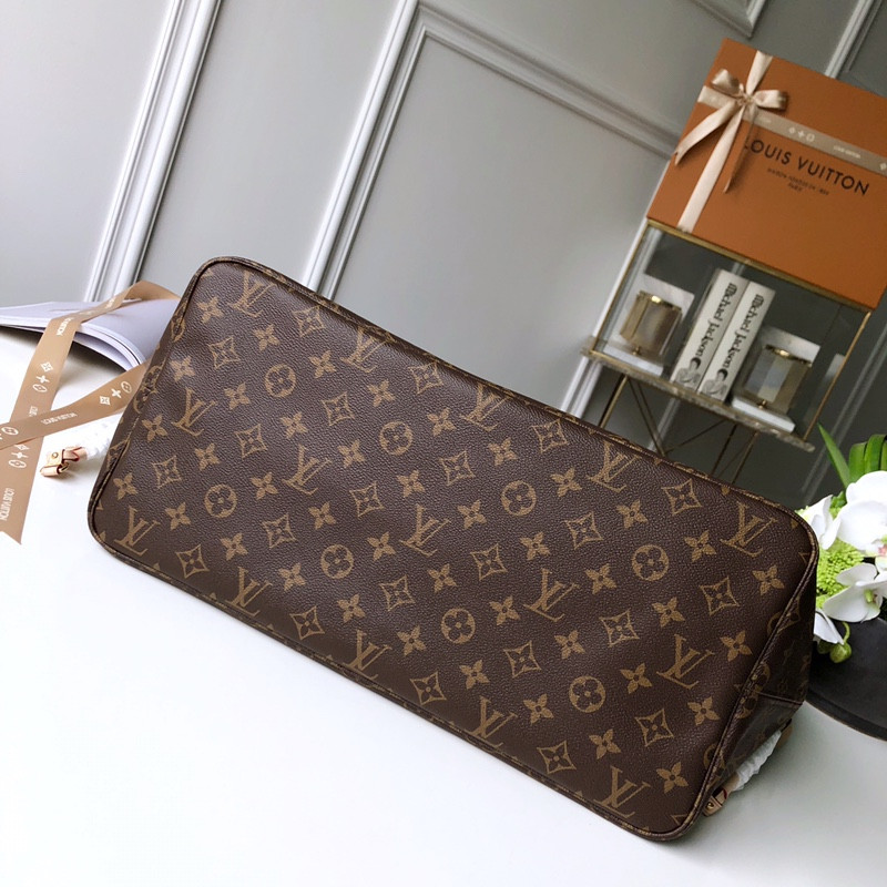 Louis Vuitton Neverfull Bag