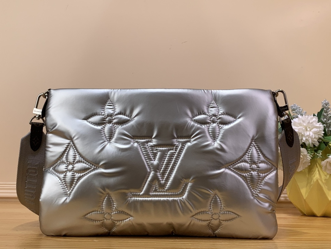 Louis Vuitton Maxi Multi Pochette Accessoires Bag