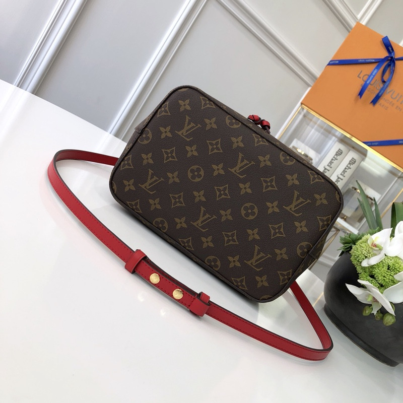 Louis Vuitton Néonoé Bag