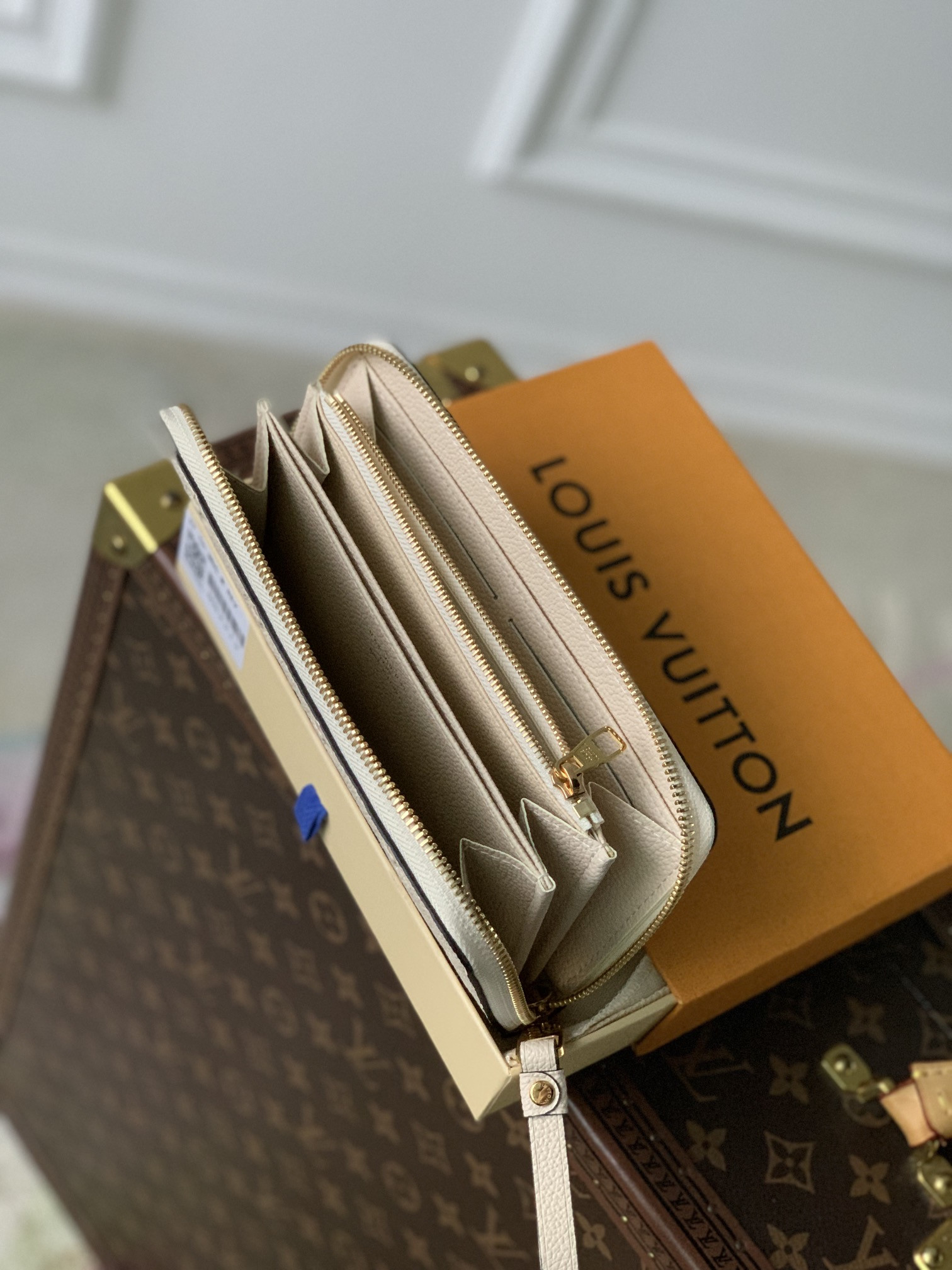 Louis Vuitton Zippy Bag