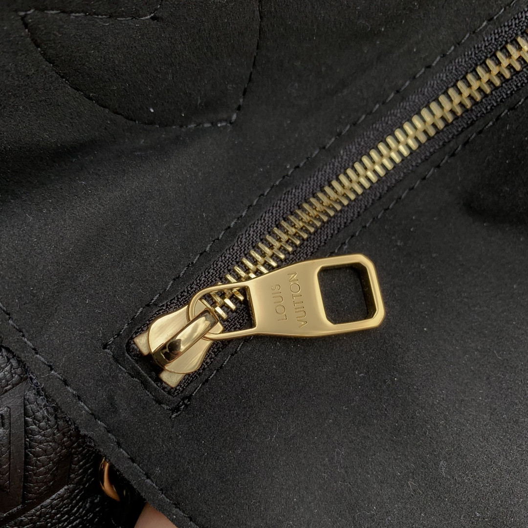 Louis Vuitton Neverfull Bag